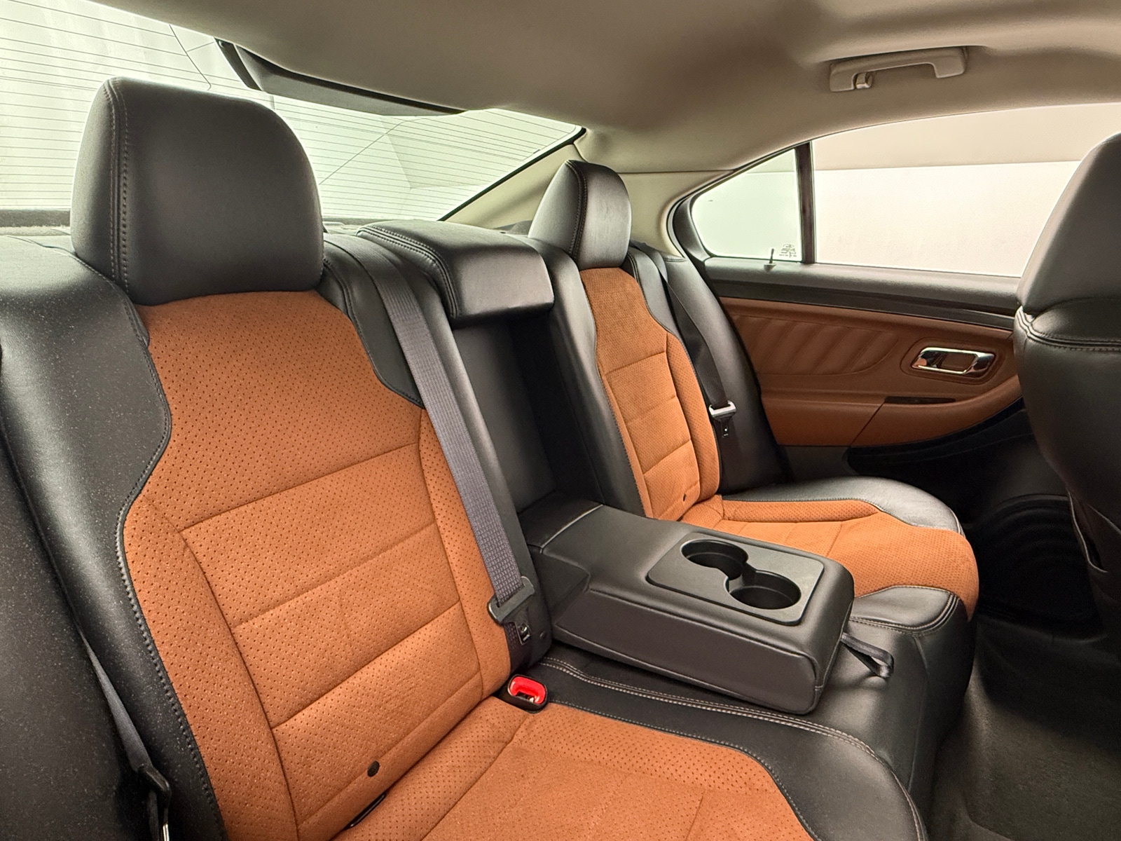Thumbnail: 2011 Ford Taurus - 5
