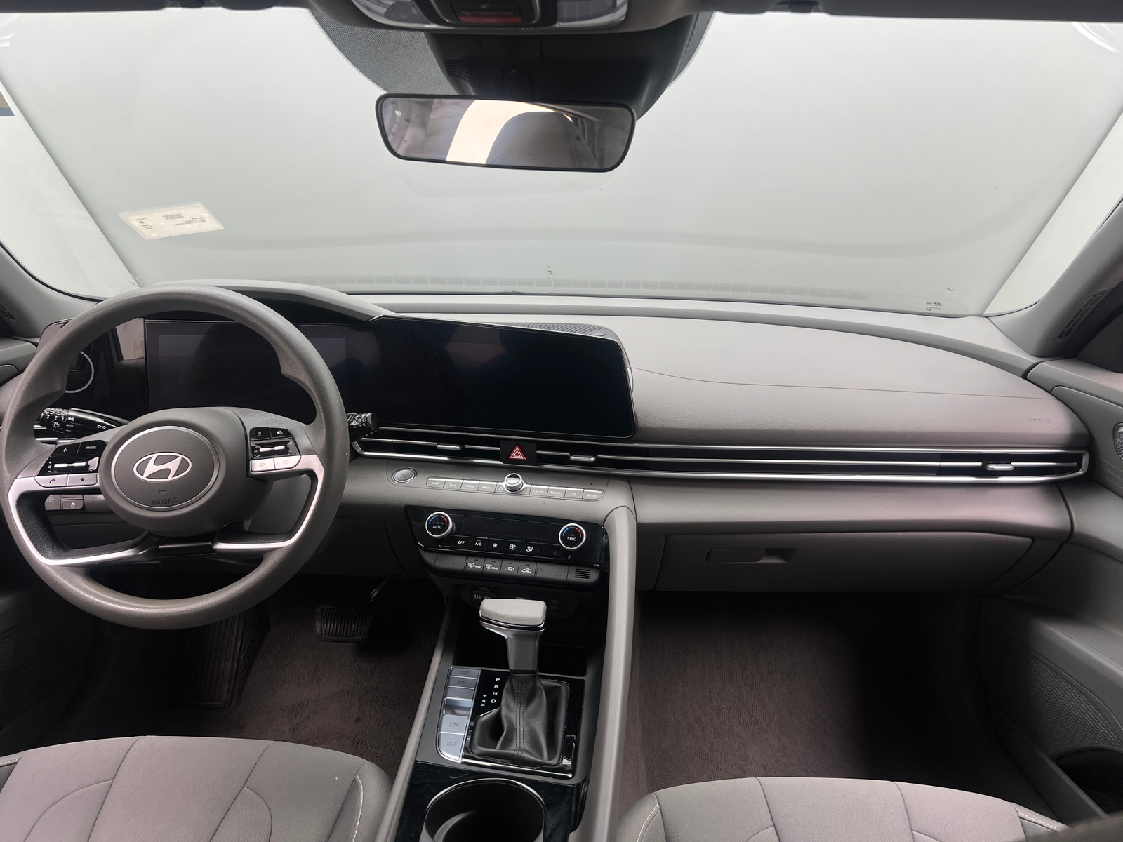 Thumbnail: 2024 Hyundai Elantra - 3