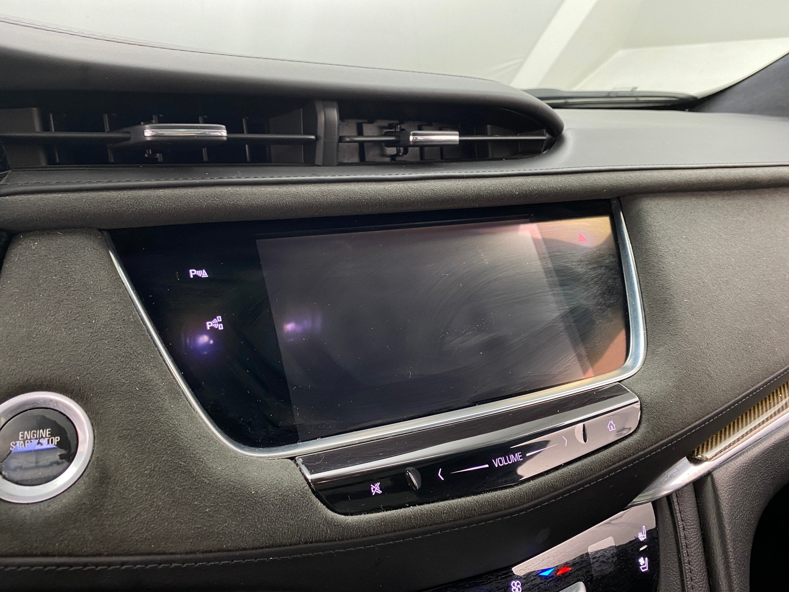 Thumbnail: 2017 Cadillac XT5 - 3