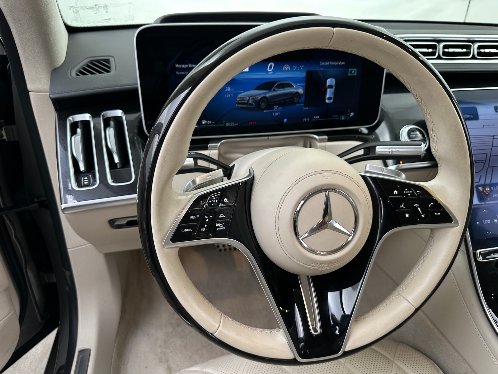 Thumbnail: 2023 Mercedes-Benz S-Class - 4