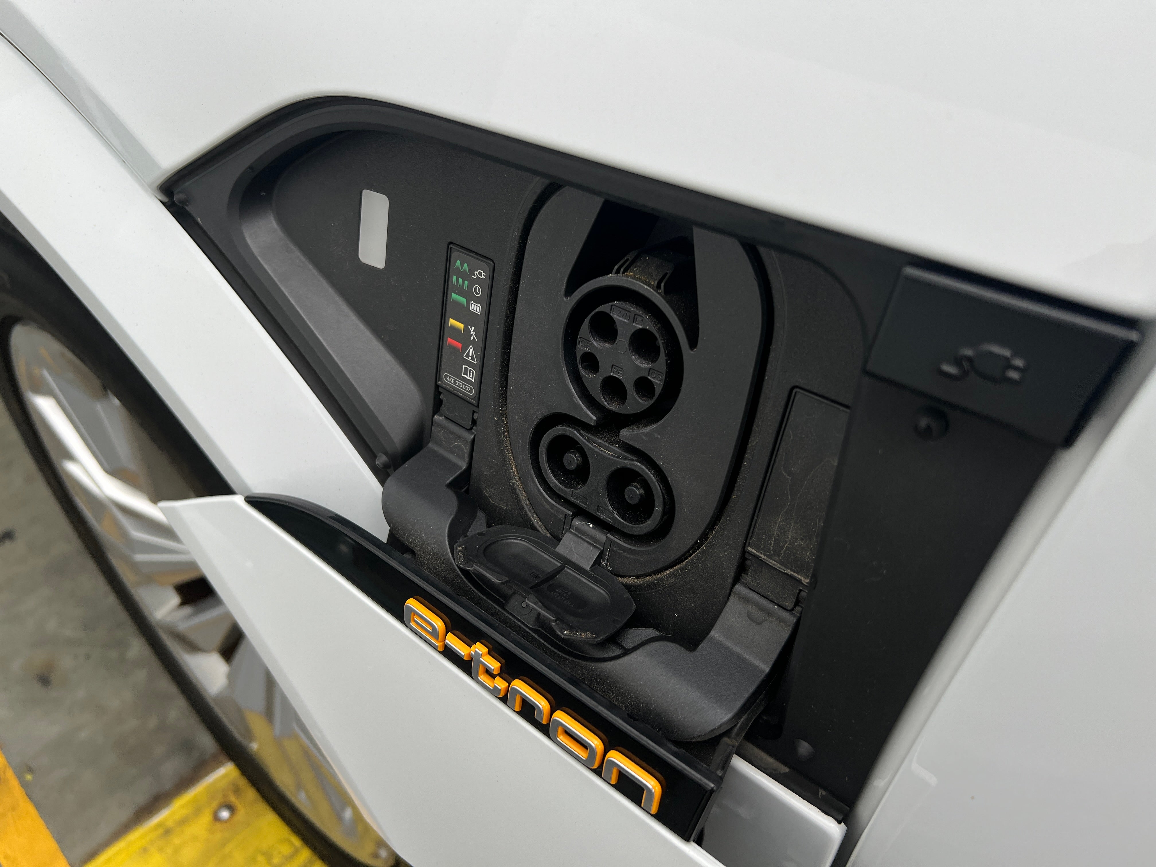 Used 2023 Audi e-tron S Sportback Prestige with VIN WA13CBGE4PB000965 for sale in Oak Creek, WI