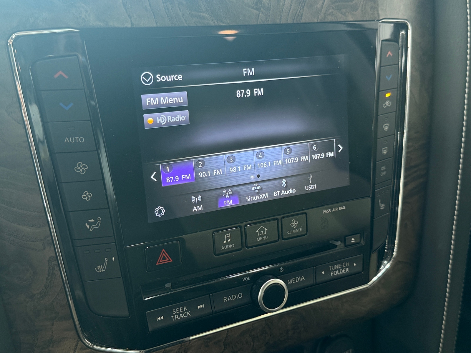 Thumbnail: 2021 INFINITI QX80 - 3