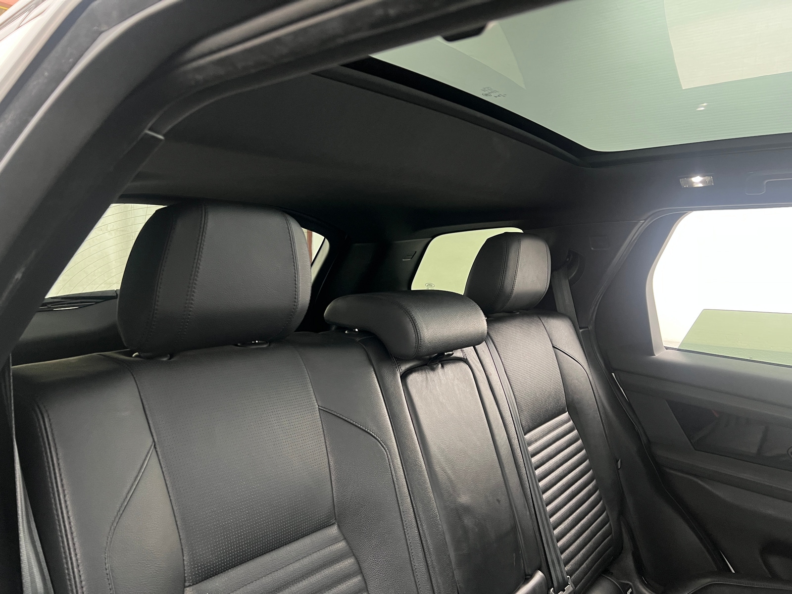 Thumbnail: 2022 Land Rover Discovery Sport - 5