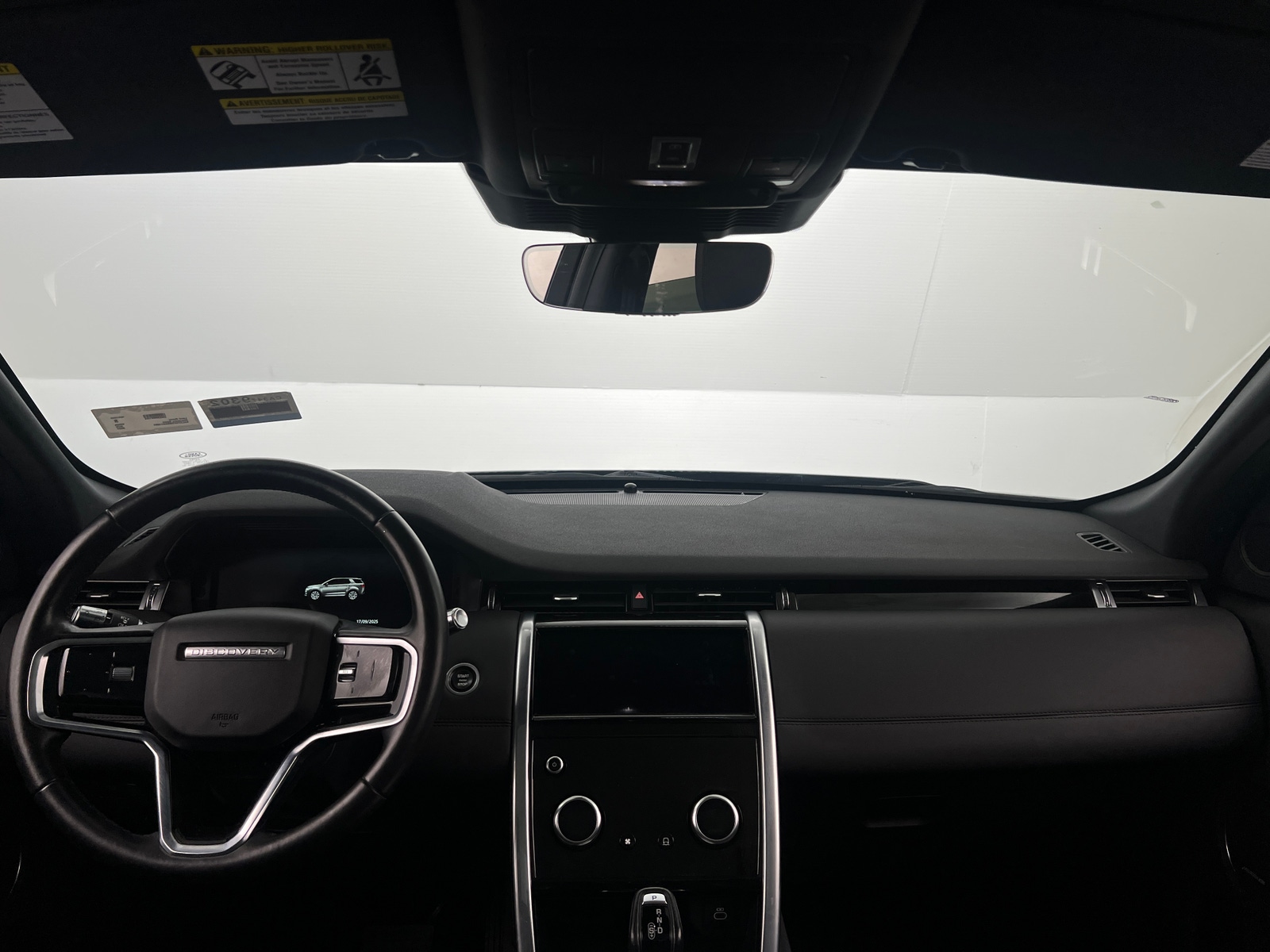 Thumbnail: 2022 Land Rover Discovery Sport - 2