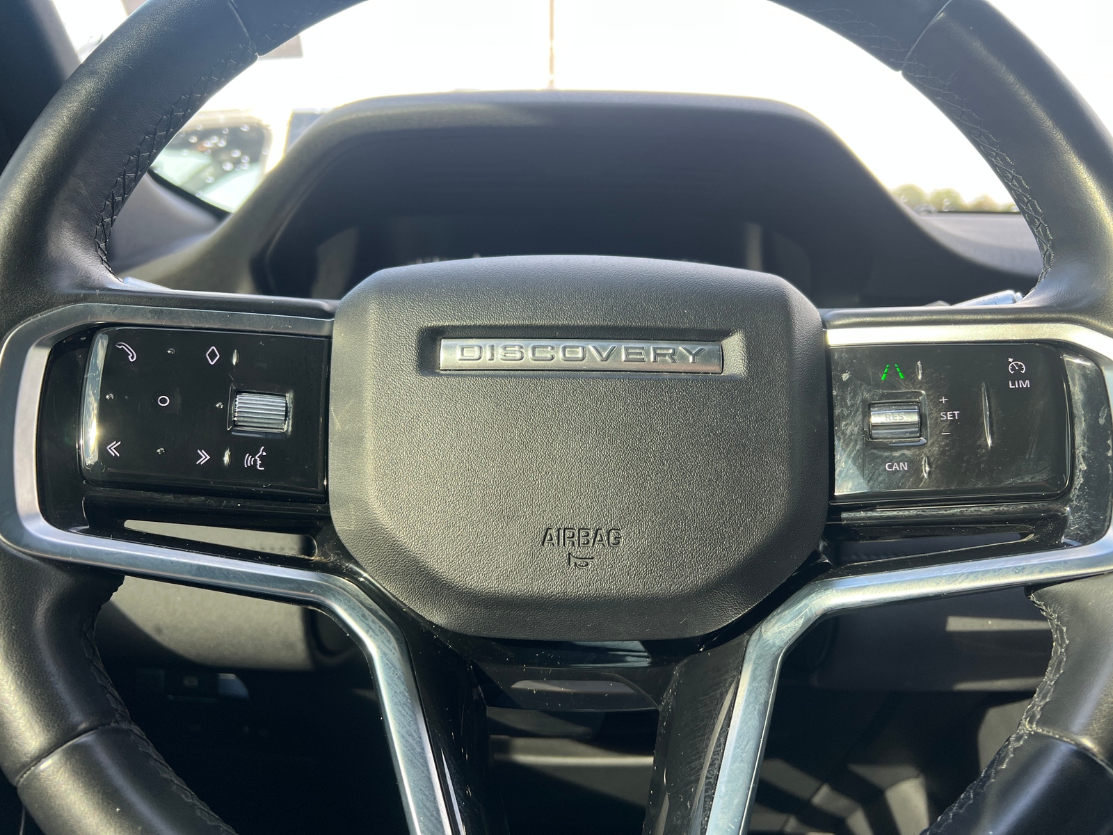 Thumbnail: 2022 Land Rover Discovery Sport - 4