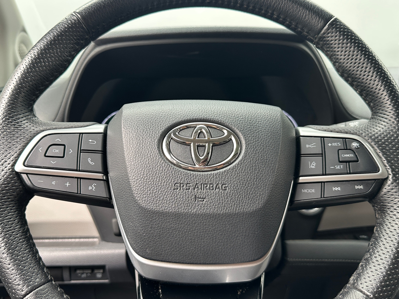 Thumbnail: 2022 Toyota Sienna - 4