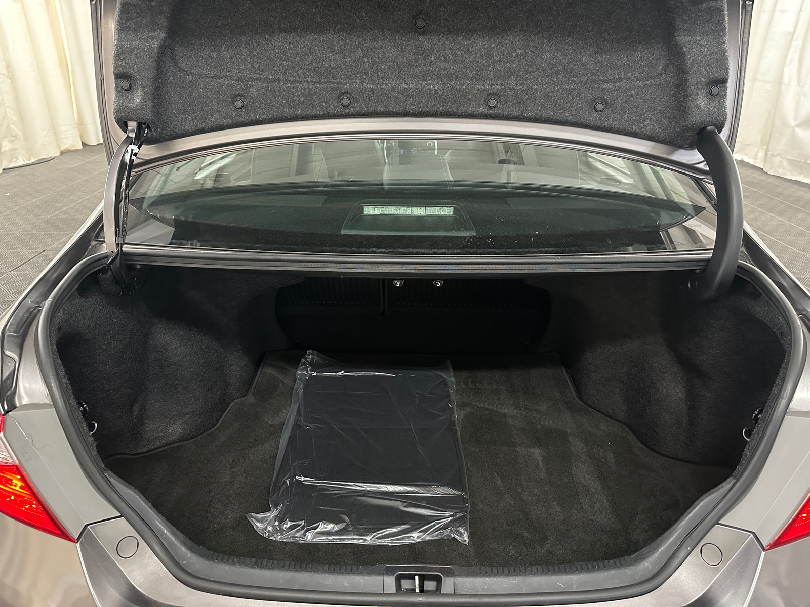 Thumbnail: 2016 Toyota Camry - 7