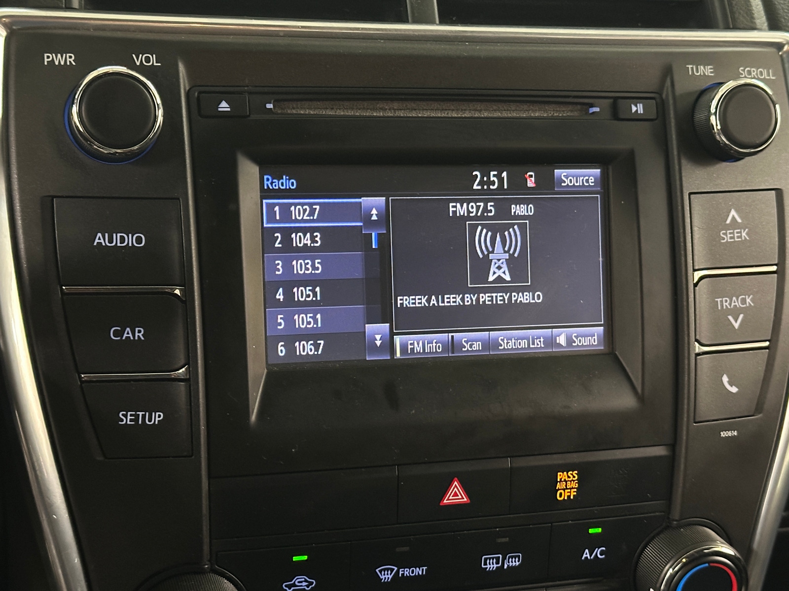 Thumbnail: 2016 Toyota Camry - 4