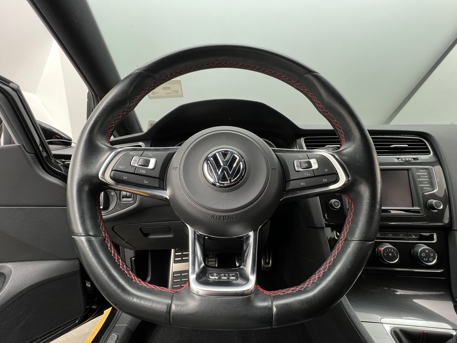 Thumbnail: 2016 Volkswagen Golf - 5