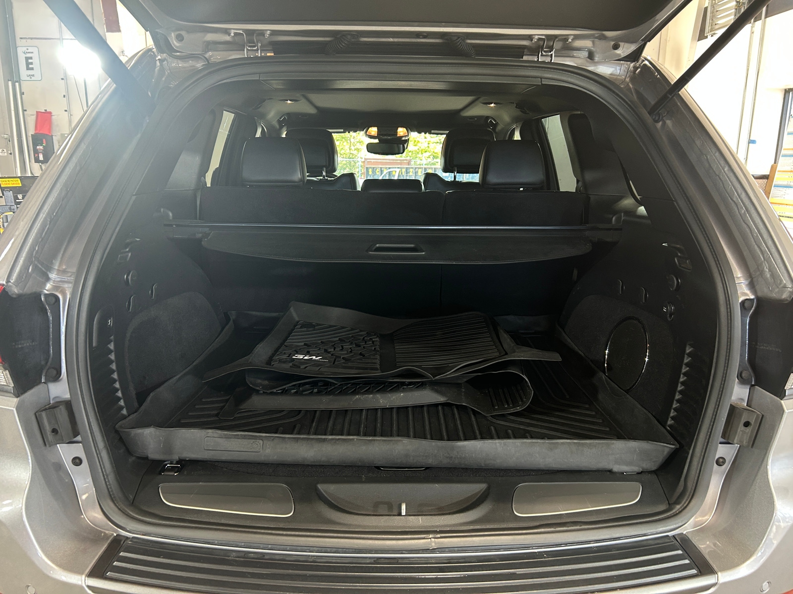 Thumbnail: 2018 Jeep Grand Cherokee - 6