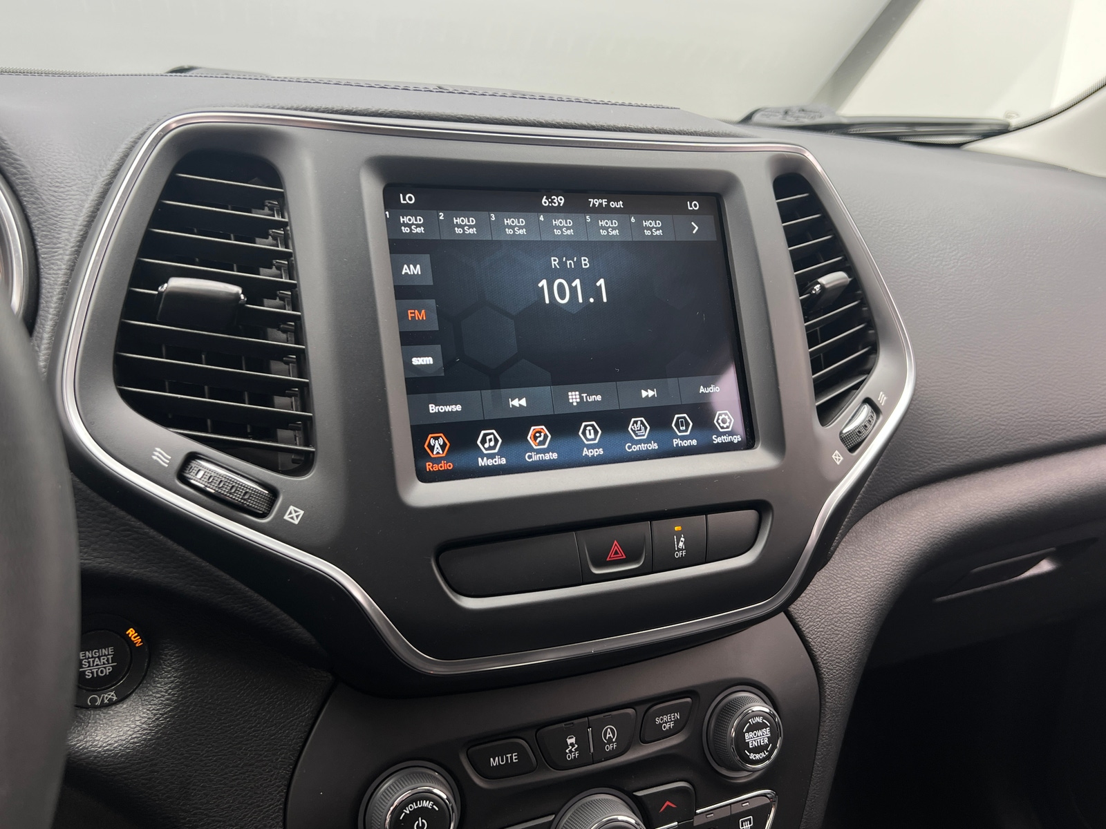 Thumbnail: 2022 Jeep Cherokee - 3