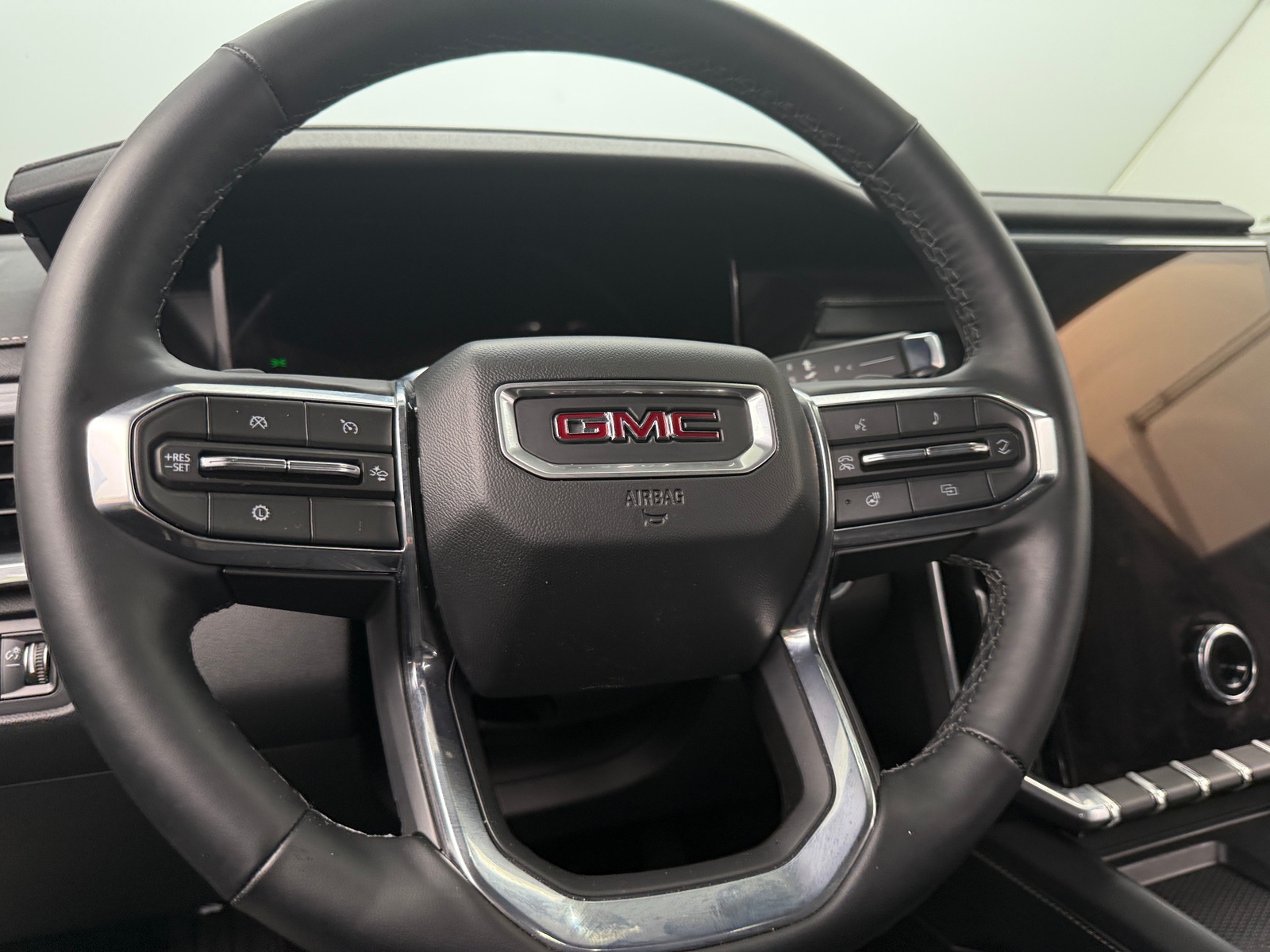 Thumbnail: 2025 GMC Acadia - 5