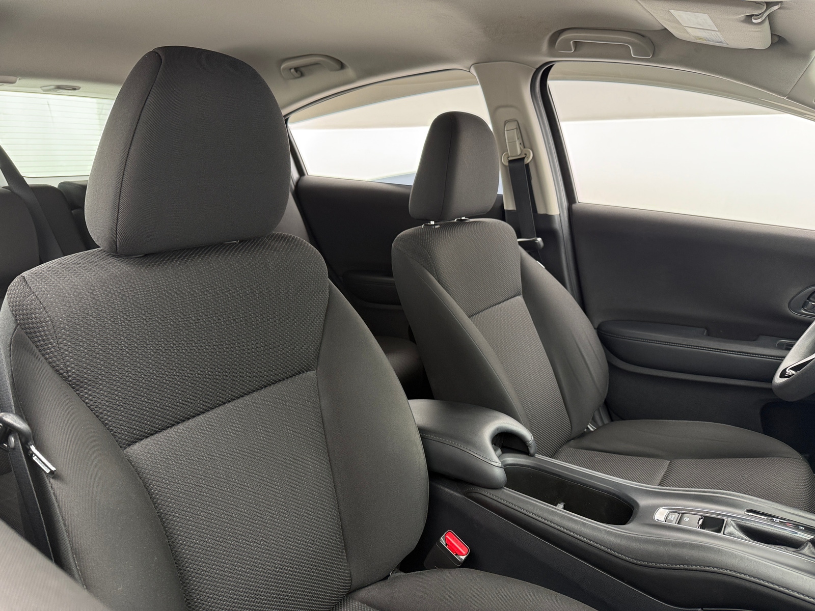 Thumbnail: 2016 Honda HR-V - 2