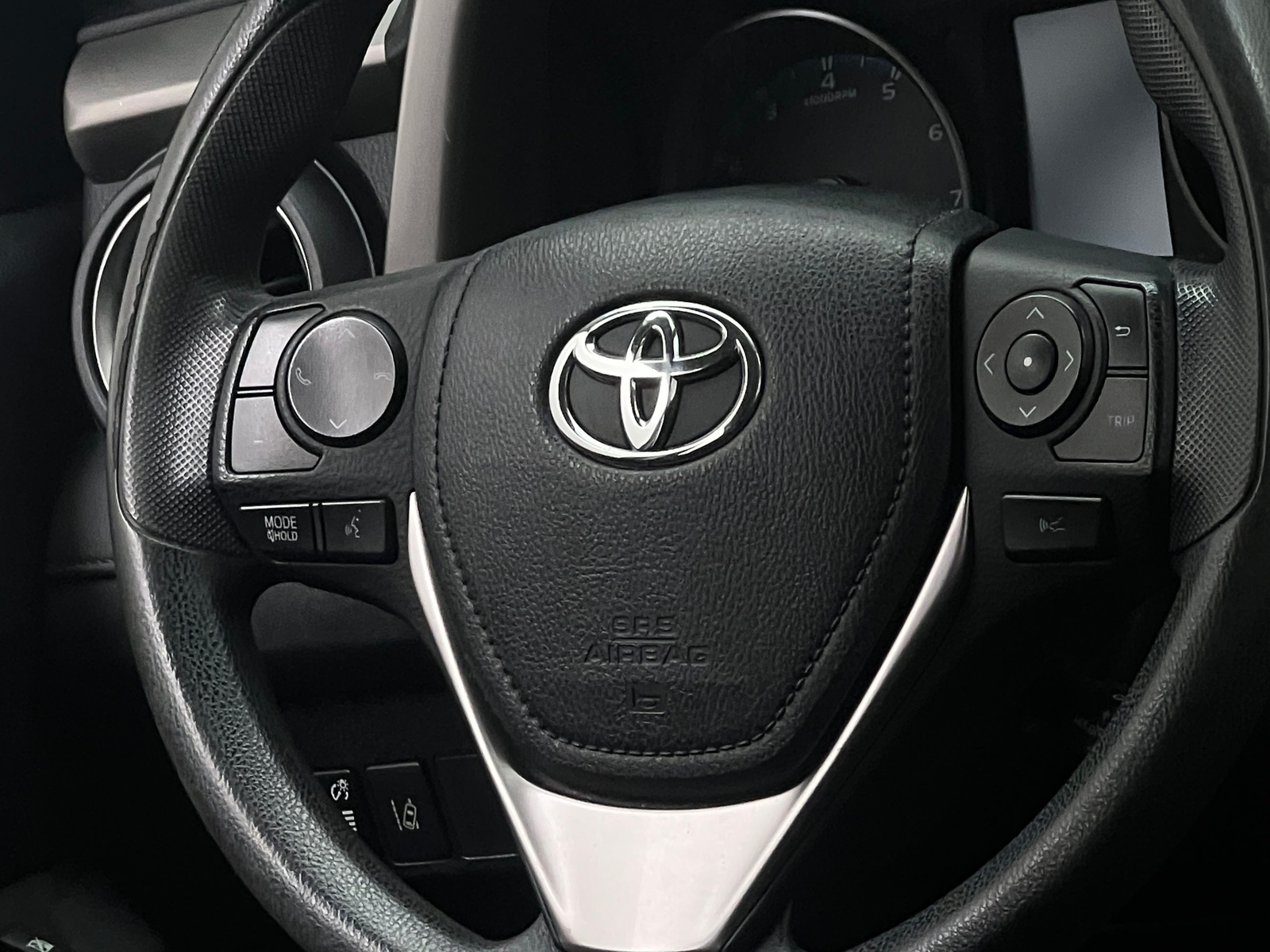 Thumbnail: 2017 Toyota RAV4 - 5