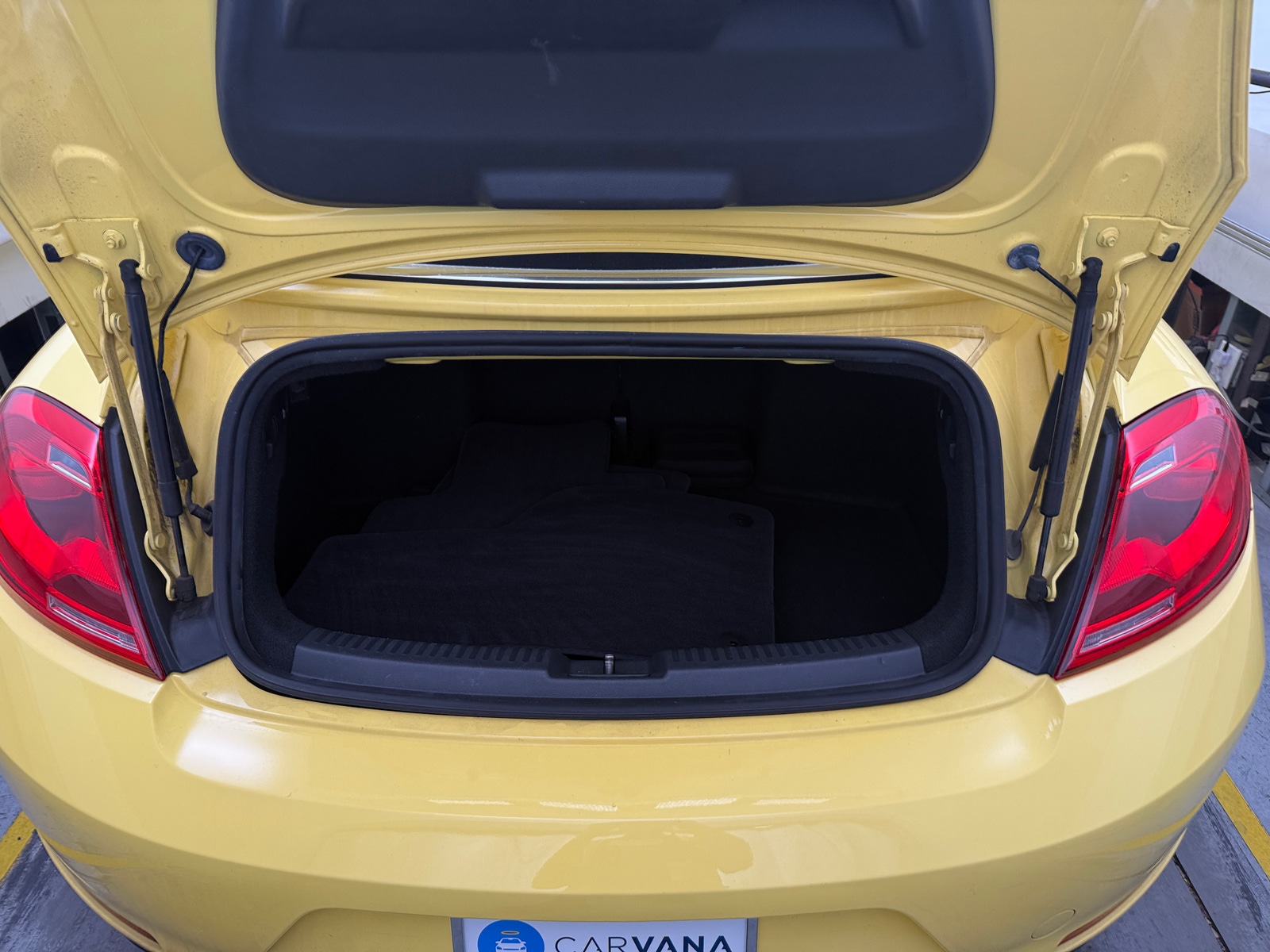 Thumbnail: 2013 Volkswagen Beetle - 6