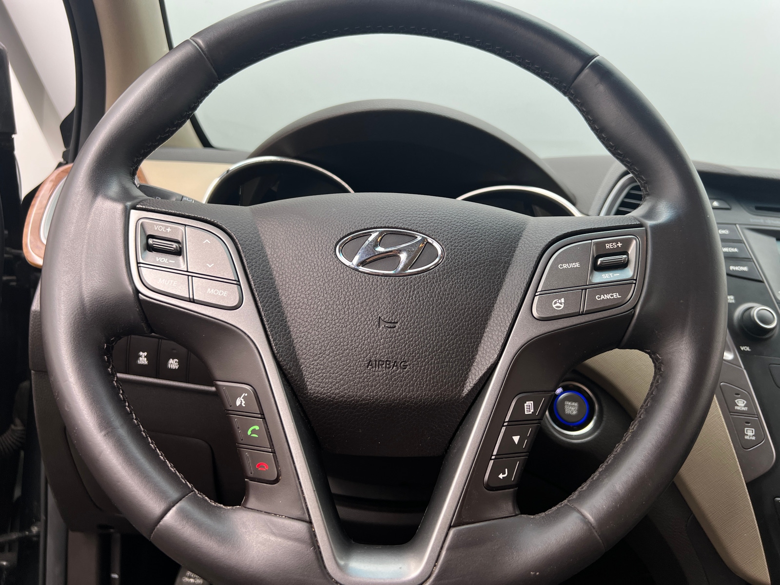 Thumbnail: 2013 Hyundai Santa Fe - 4
