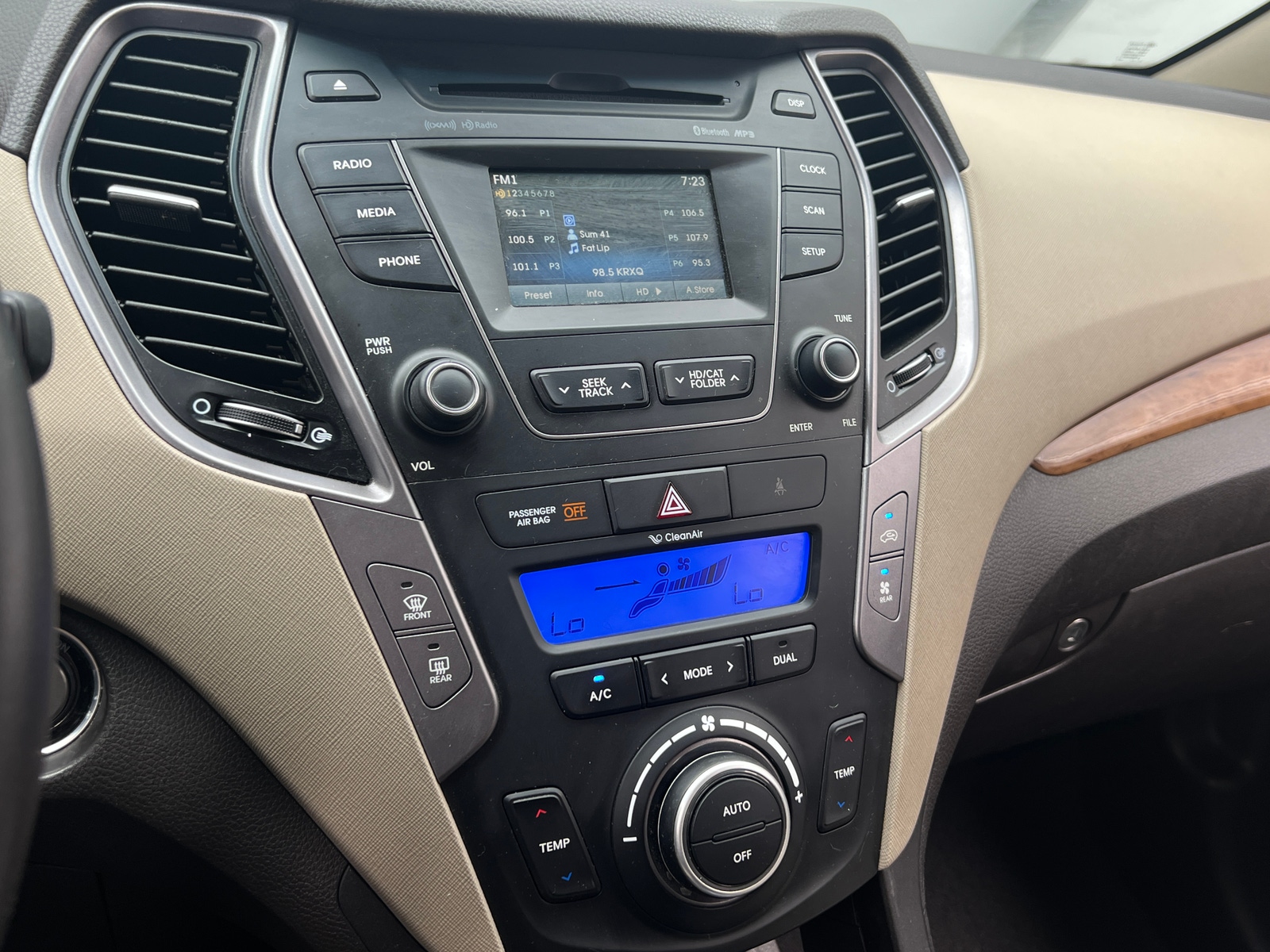 Thumbnail: 2013 Hyundai Santa Fe - 3