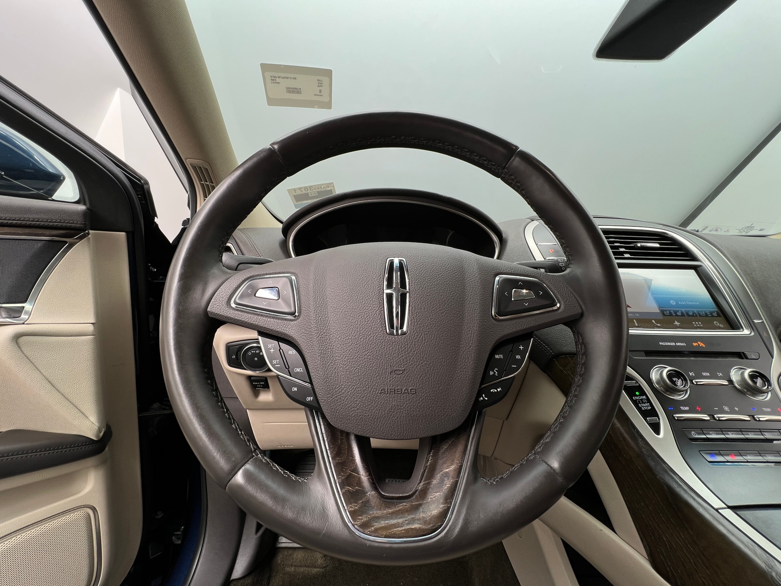 Thumbnail: 2017 Lincoln MKX - 4