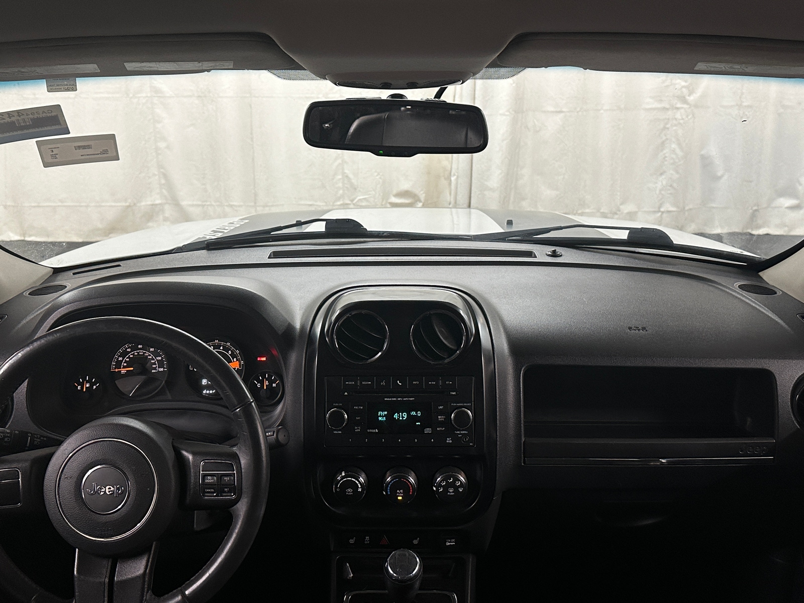 Thumbnail: 2017 Jeep Patriot - 3