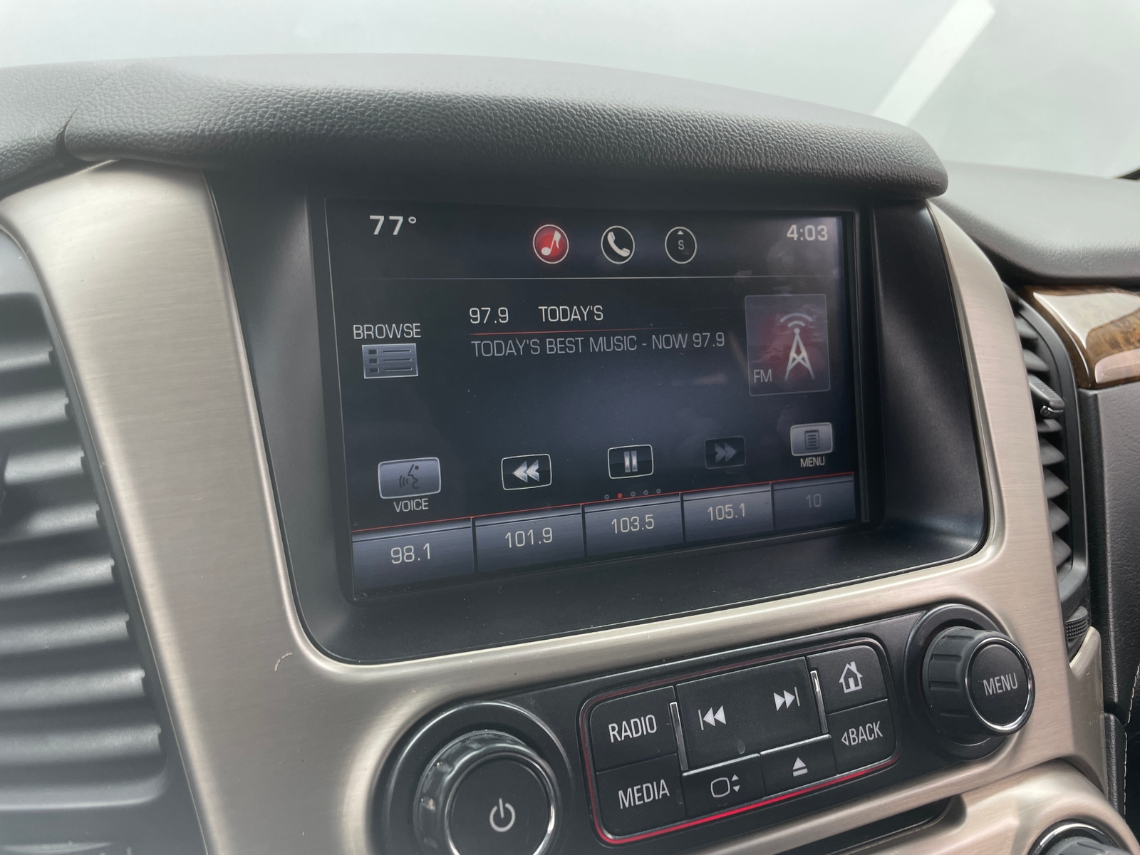 Thumbnail: 2015 GMC Yukon - 3