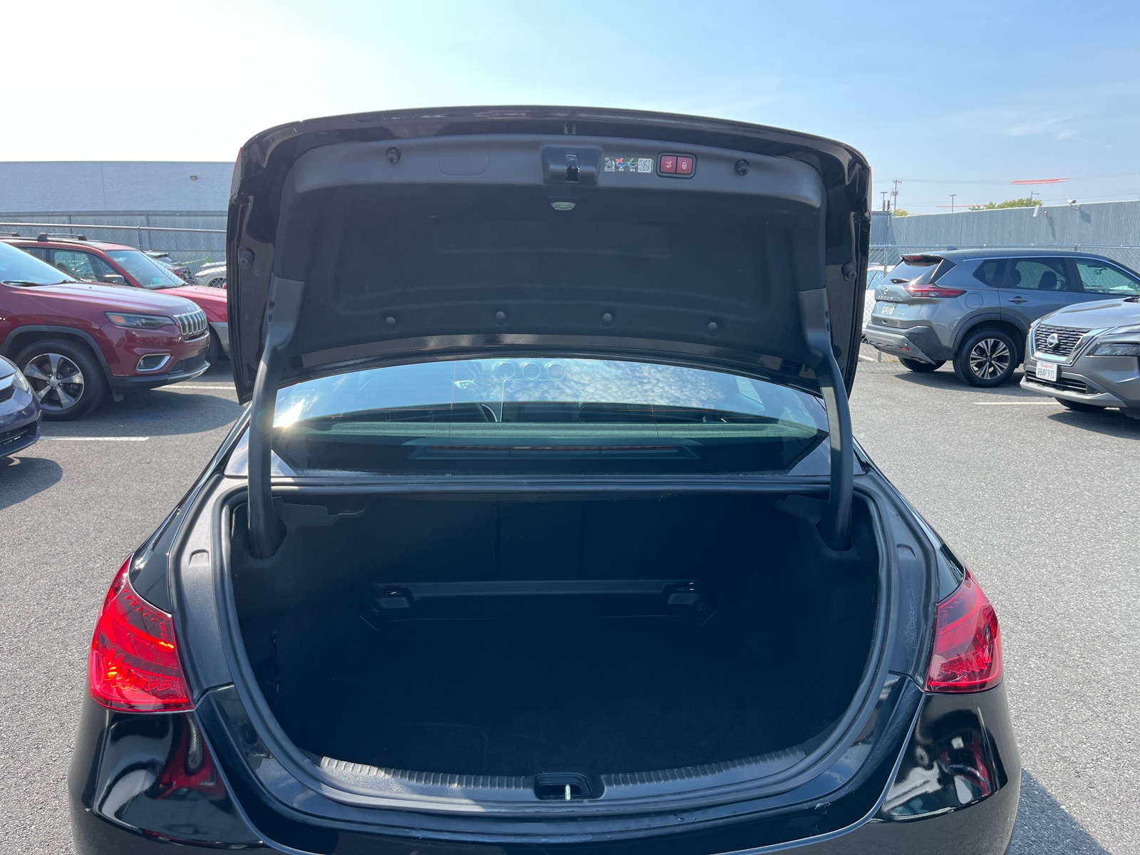 Thumbnail: 2024 Mercedes-Benz C-Class - 6