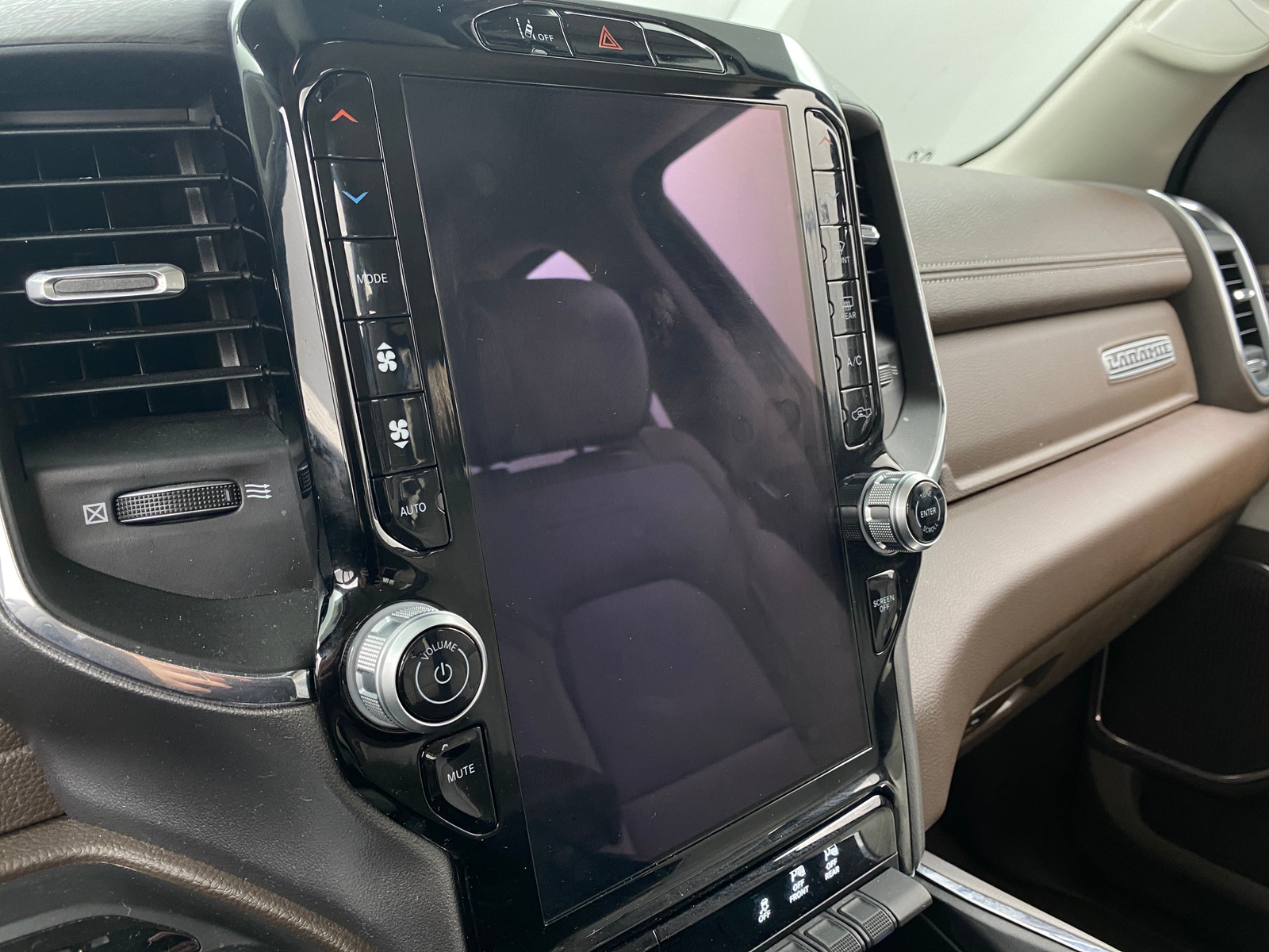 Thumbnail: 2025 RAM 1500 - 3