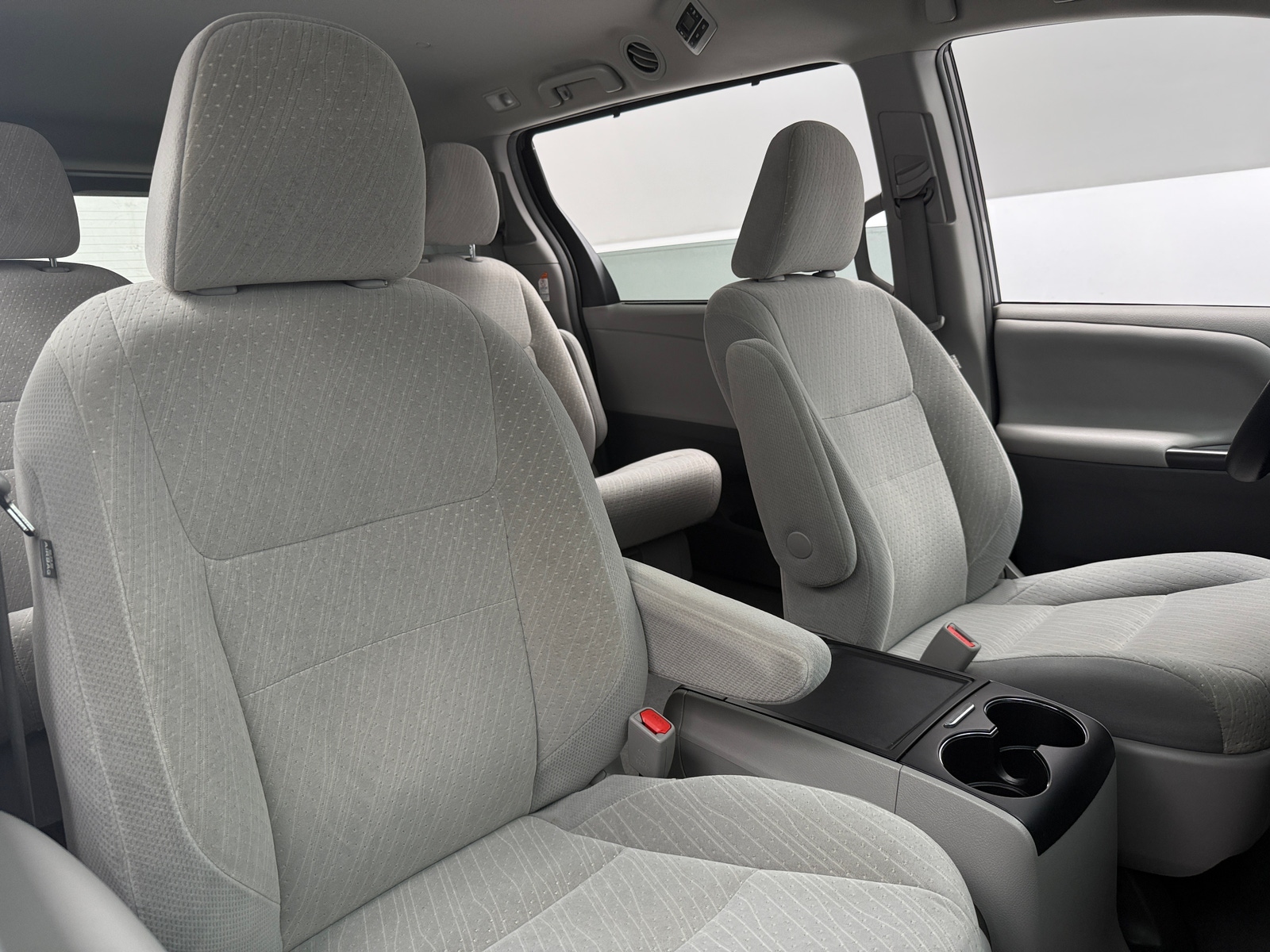 Thumbnail: 2019 Toyota Sienna - 2