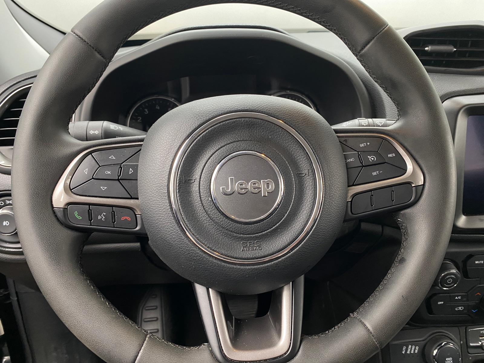 Thumbnail: 2022 Jeep Renegade - 5