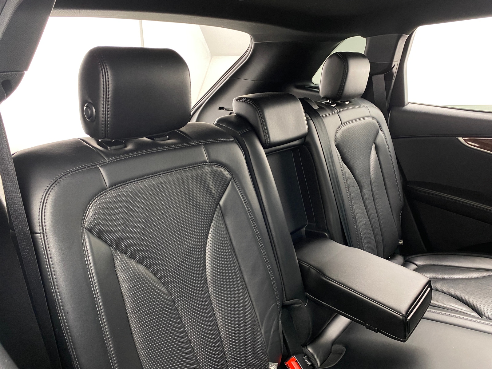 Thumbnail: 2019 Lincoln Nautilus - 5