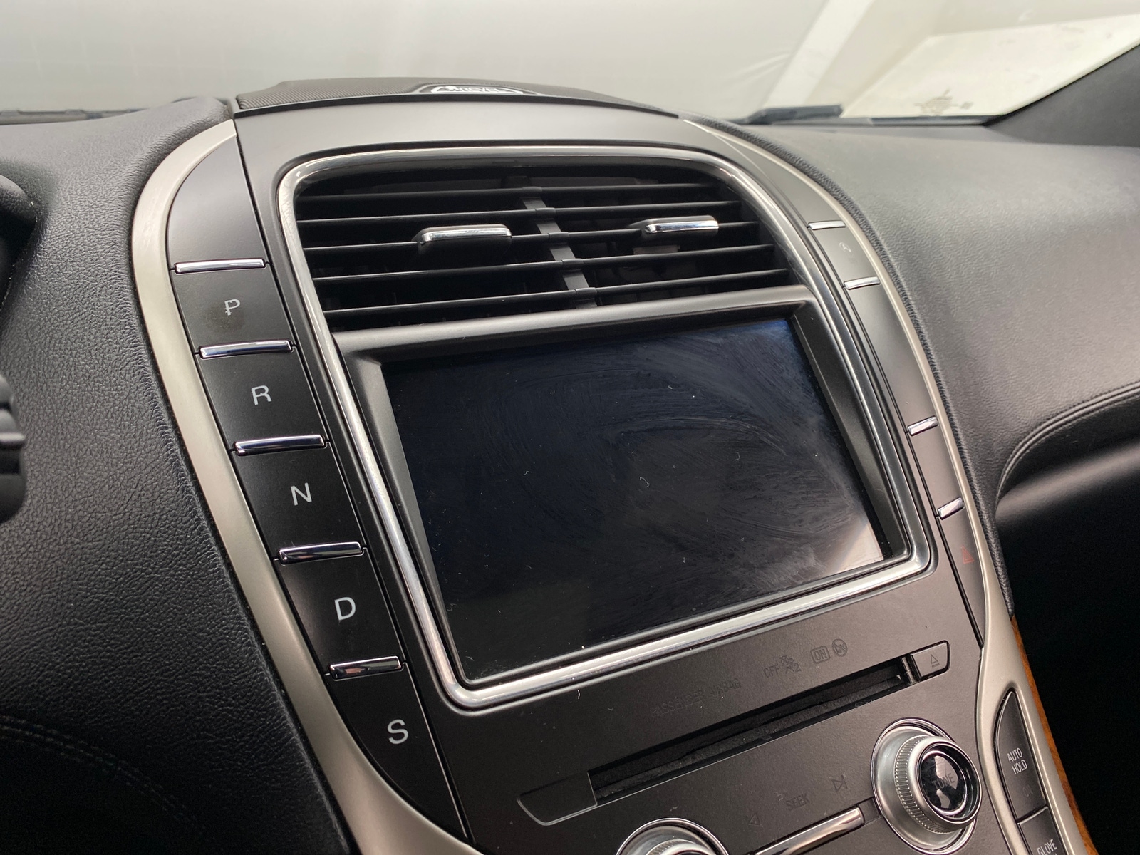 Thumbnail: 2019 Lincoln Nautilus - 3