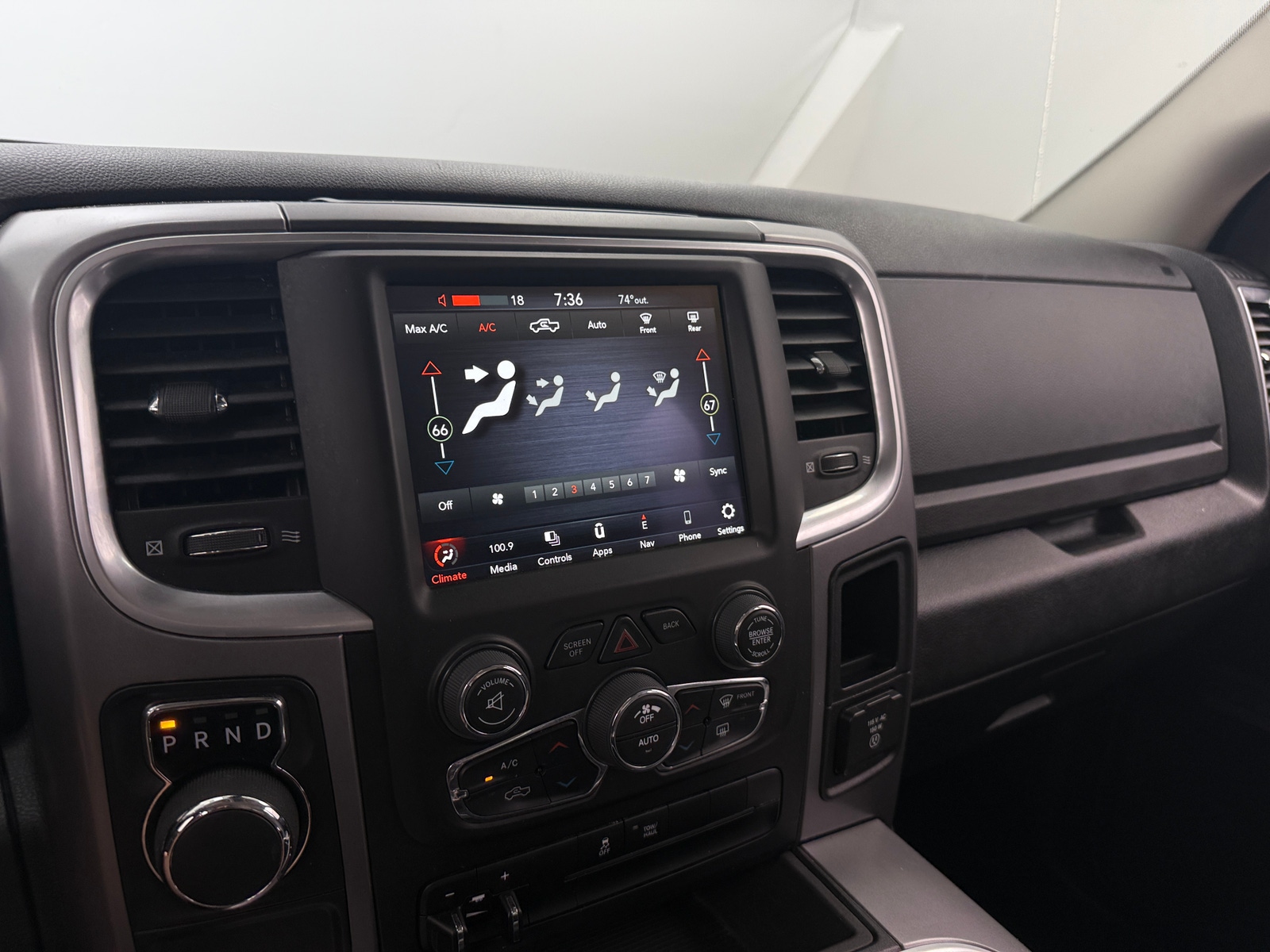 Thumbnail: 2023 RAM 1500 Classic - 4