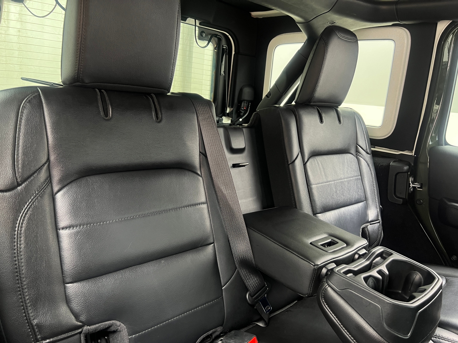 Thumbnail: 2021 Jeep Wrangler - 6