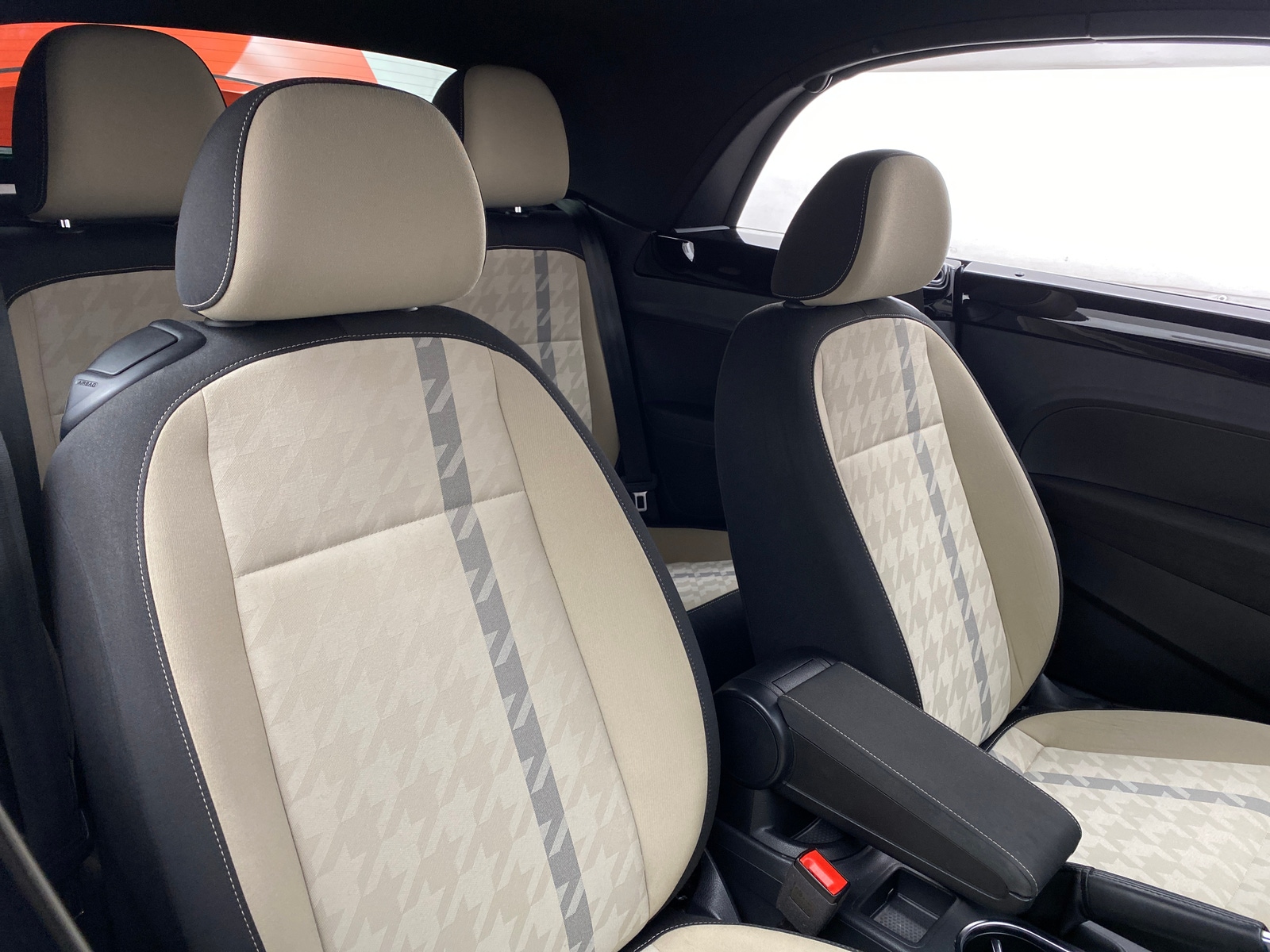 Thumbnail: 2018 Volkswagen Beetle - 2
