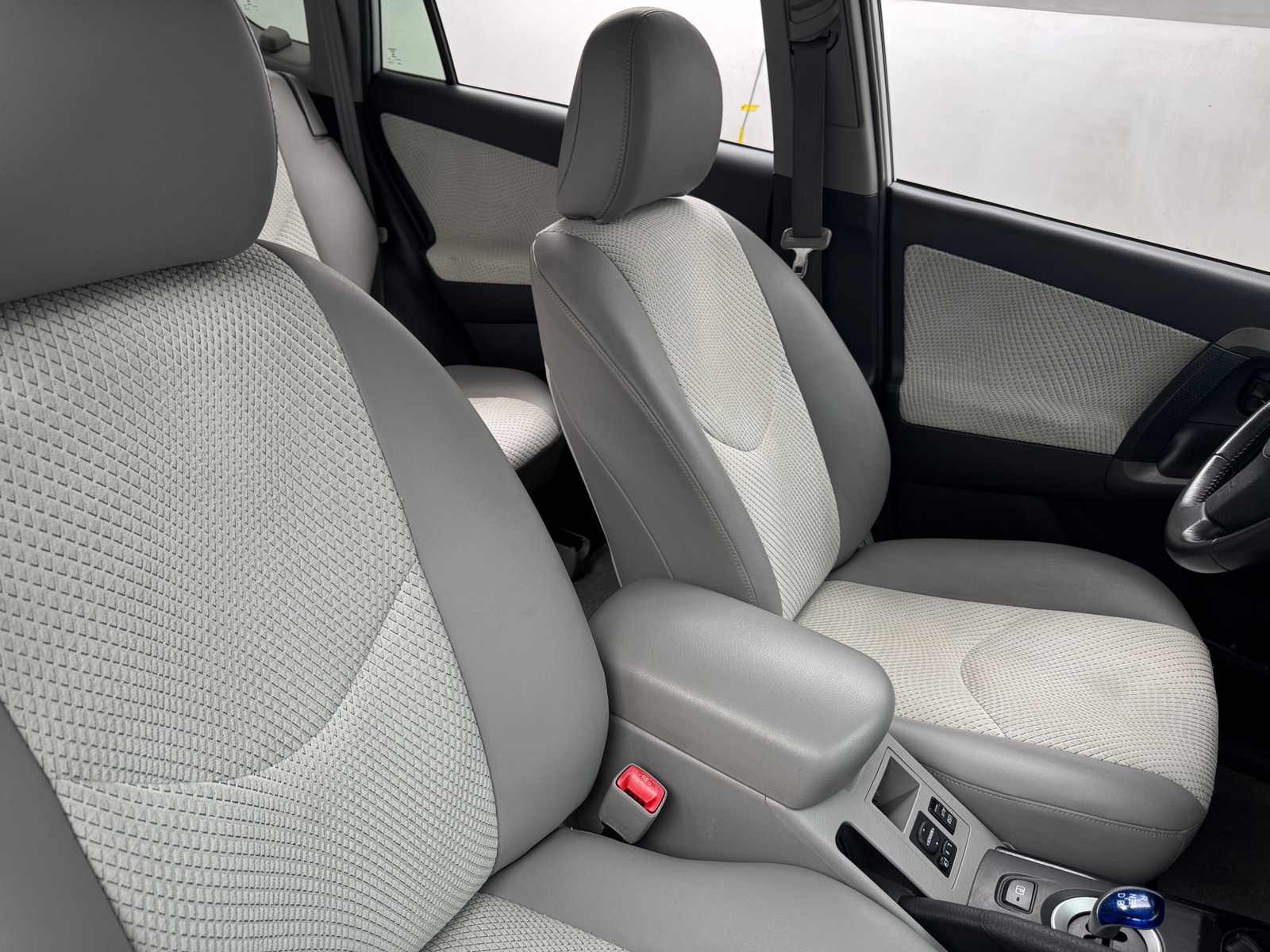 Thumbnail: 2014 Toyota RAV4 - 2