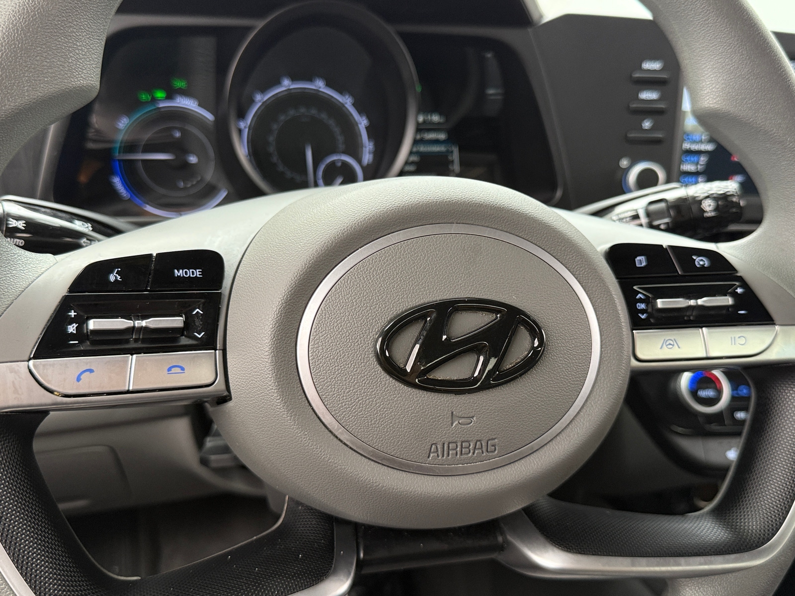 Thumbnail: 2022 Hyundai Elantra - 5