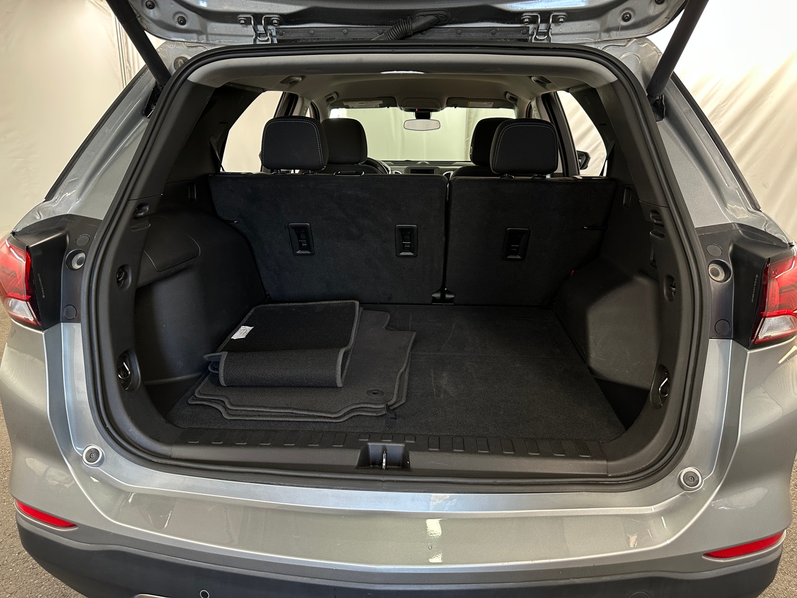 Thumbnail: 2024 Chevrolet Equinox - 7