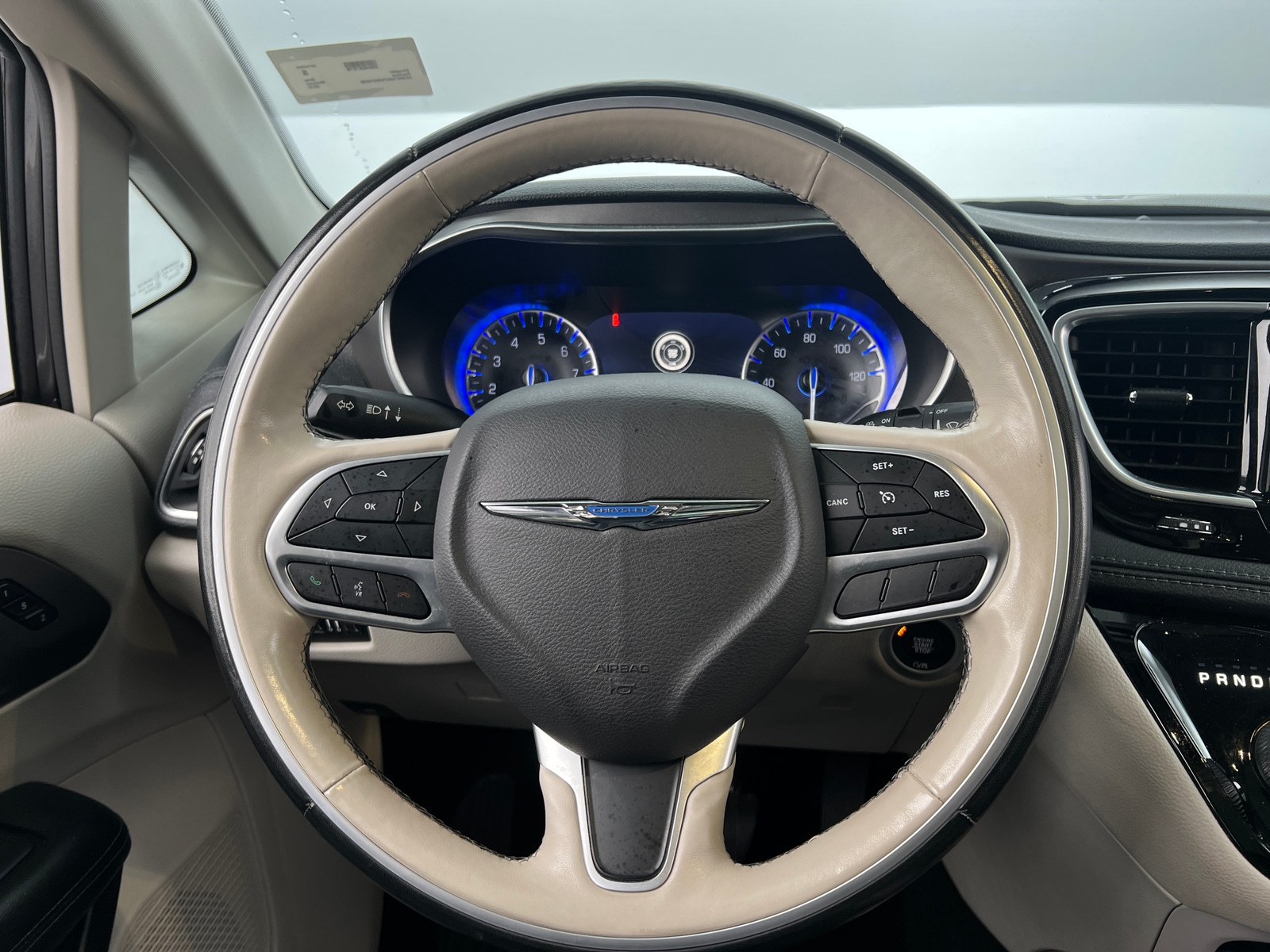 Thumbnail: 2019 Chrysler Pacifica - 4