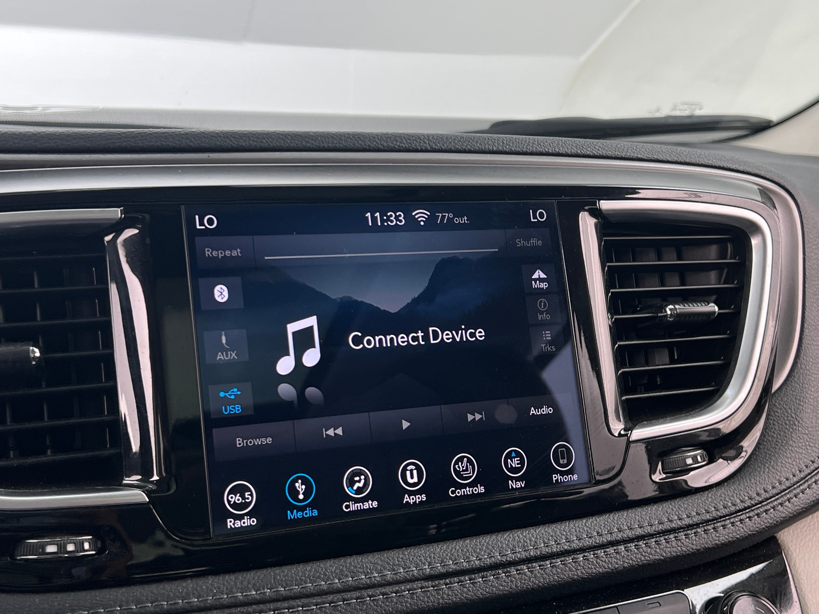 Thumbnail: 2019 Chrysler Pacifica - 3