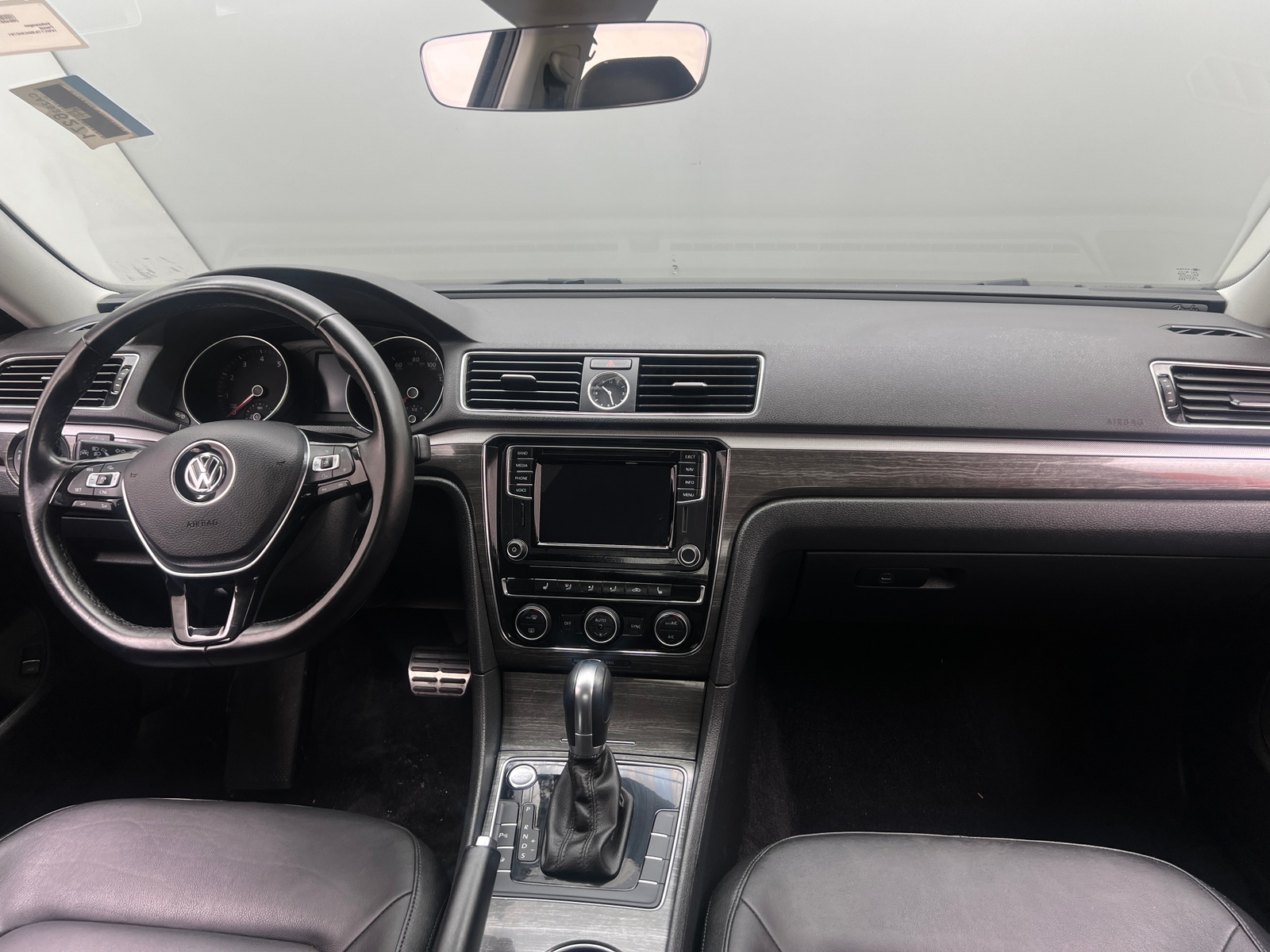Thumbnail: 2017 Volkswagen Passat - 2