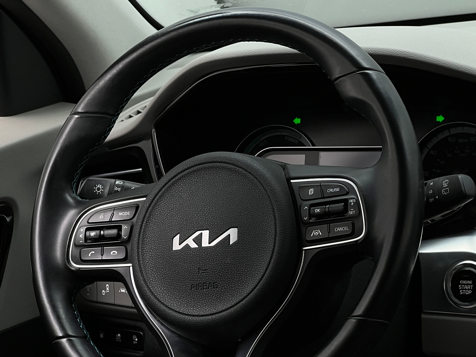 Thumbnail: 2022 Kia Niro - 5