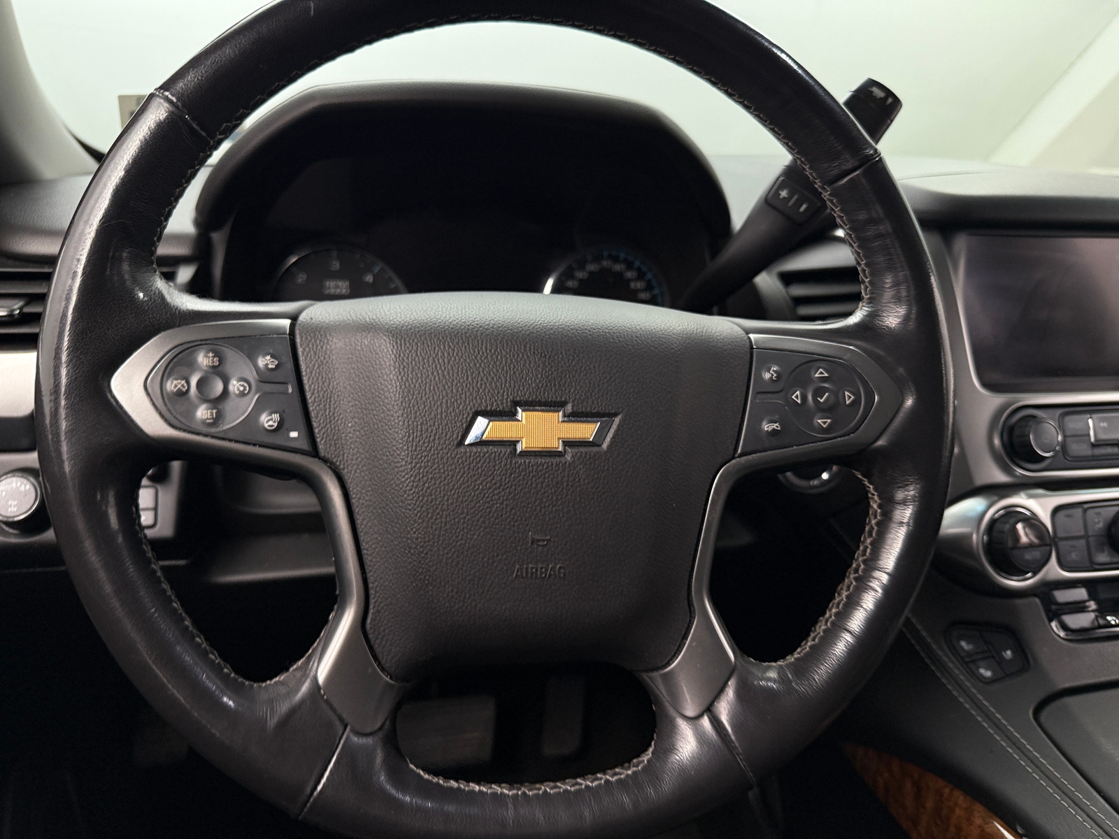 Thumbnail: 2018 Chevrolet Suburban - 4