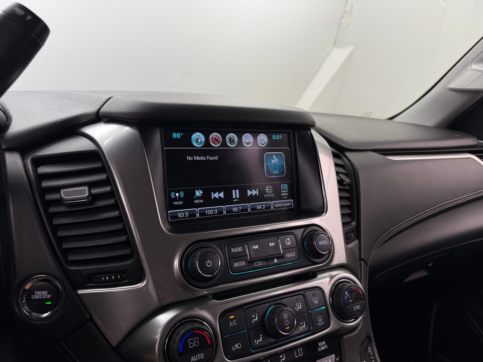 Thumbnail: 2018 Chevrolet Suburban - 3