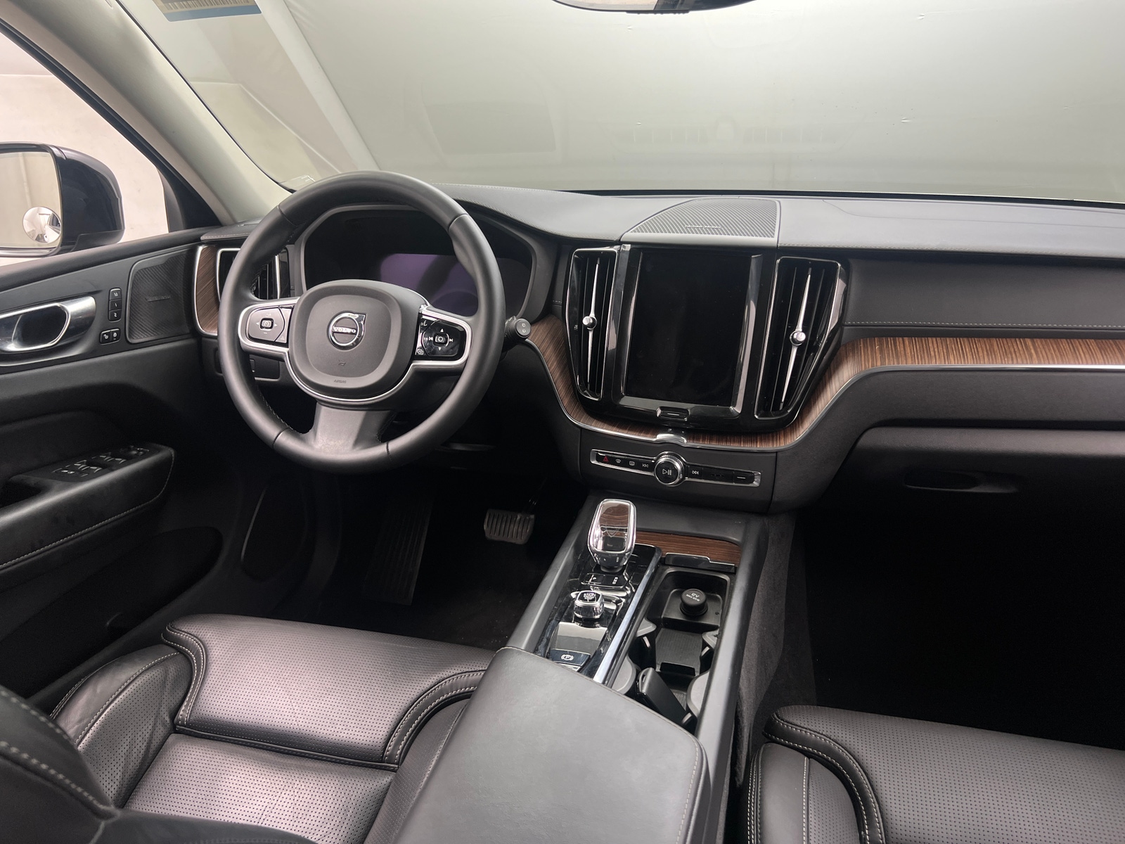 Thumbnail: 2023 Volvo XC60 - 2