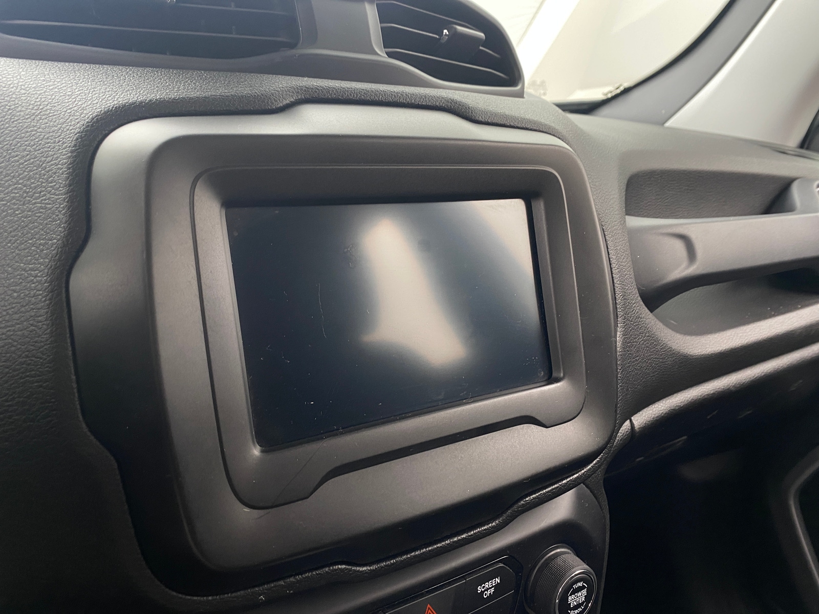 Thumbnail: 2019 Jeep Renegade - 4