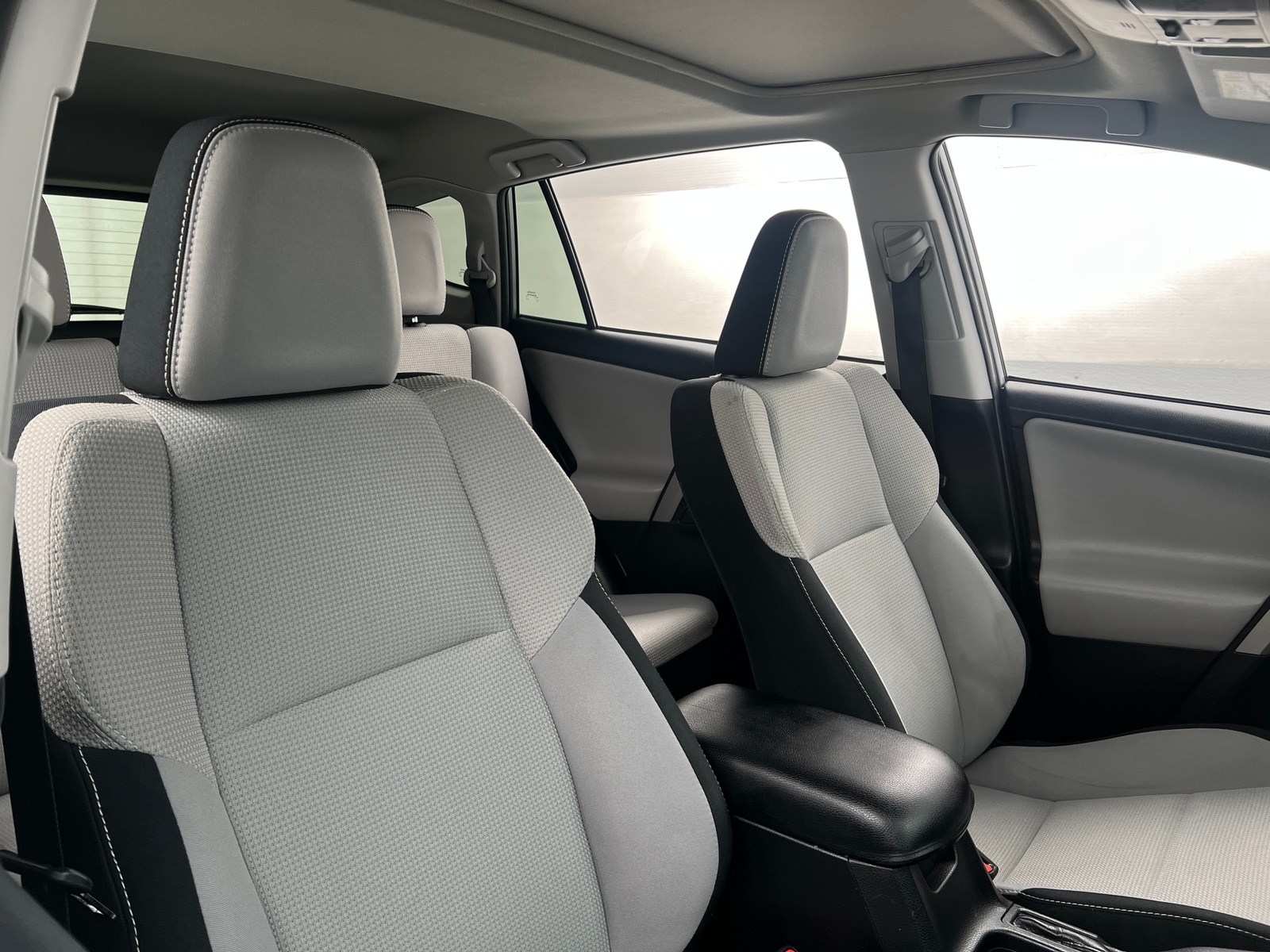 Thumbnail: 2016 Toyota RAV4 - 2
