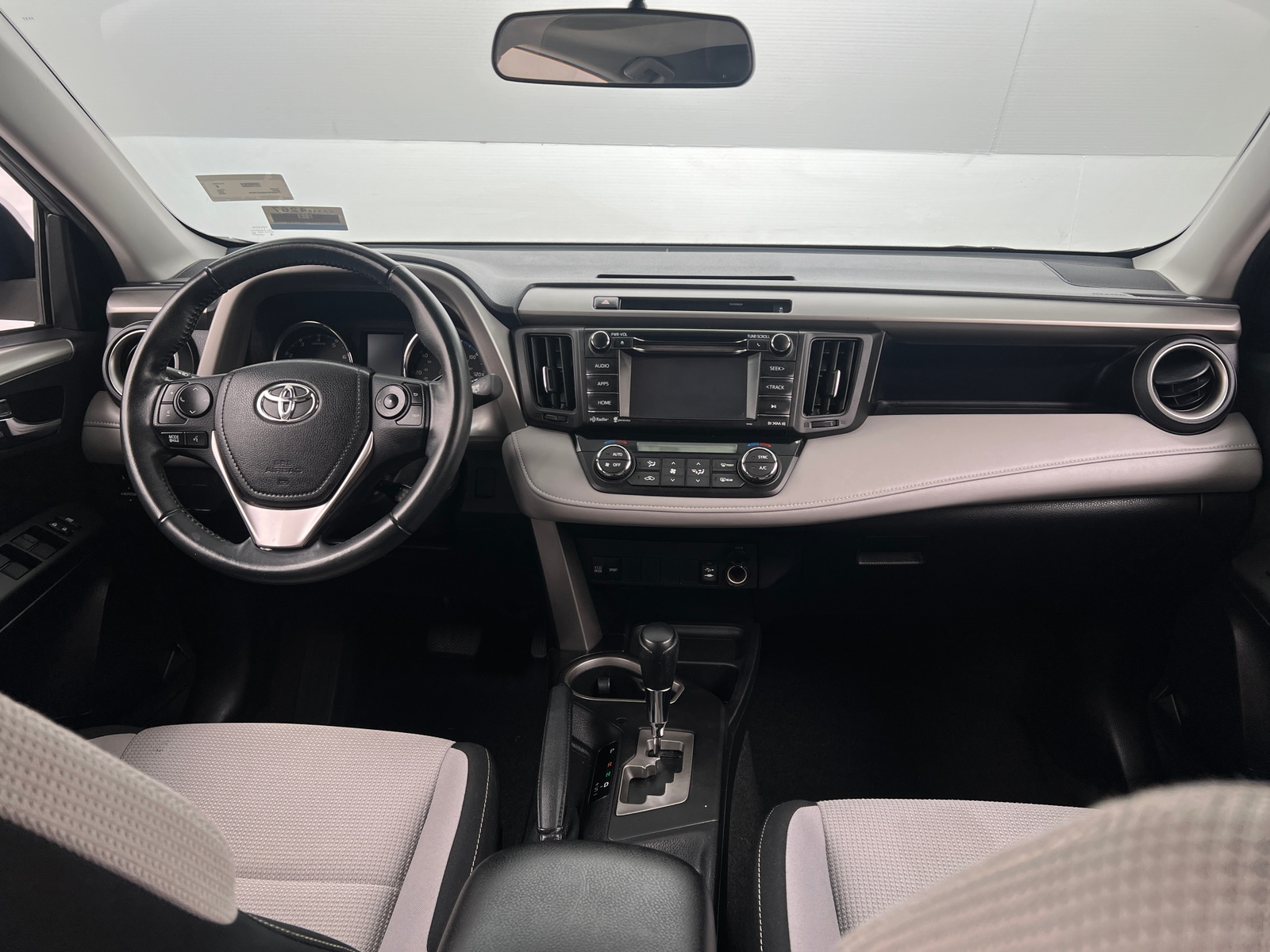 Thumbnail: 2016 Toyota RAV4 - 3