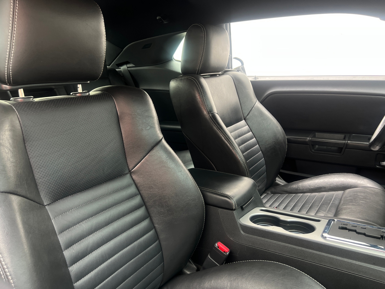 Thumbnail: 2010 Dodge Challenger - 2