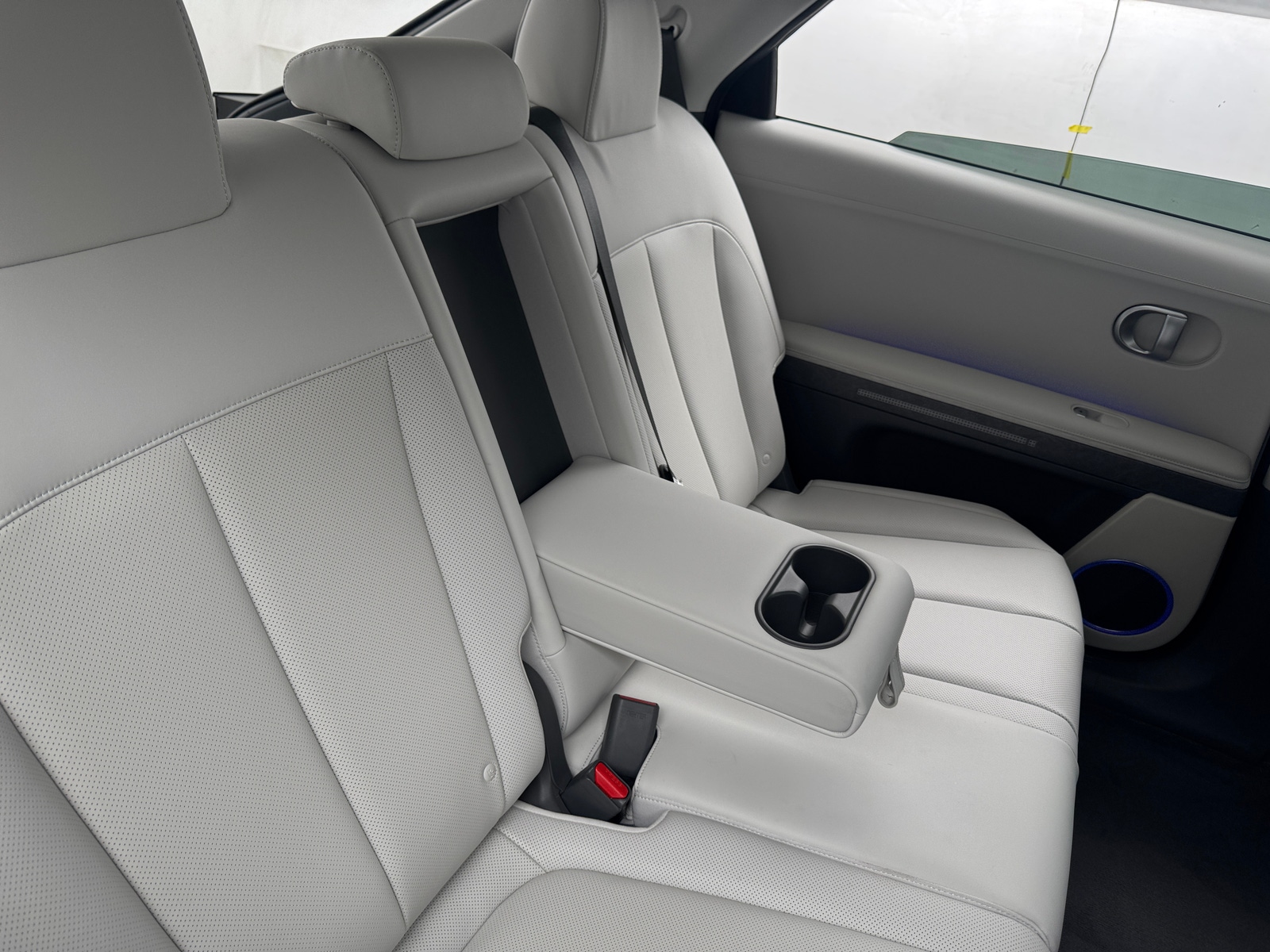 Thumbnail: 2022 Hyundai Ioniq 5 - 5