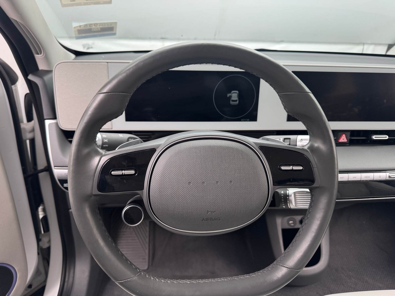 Thumbnail: 2022 Hyundai Ioniq 5 - 4