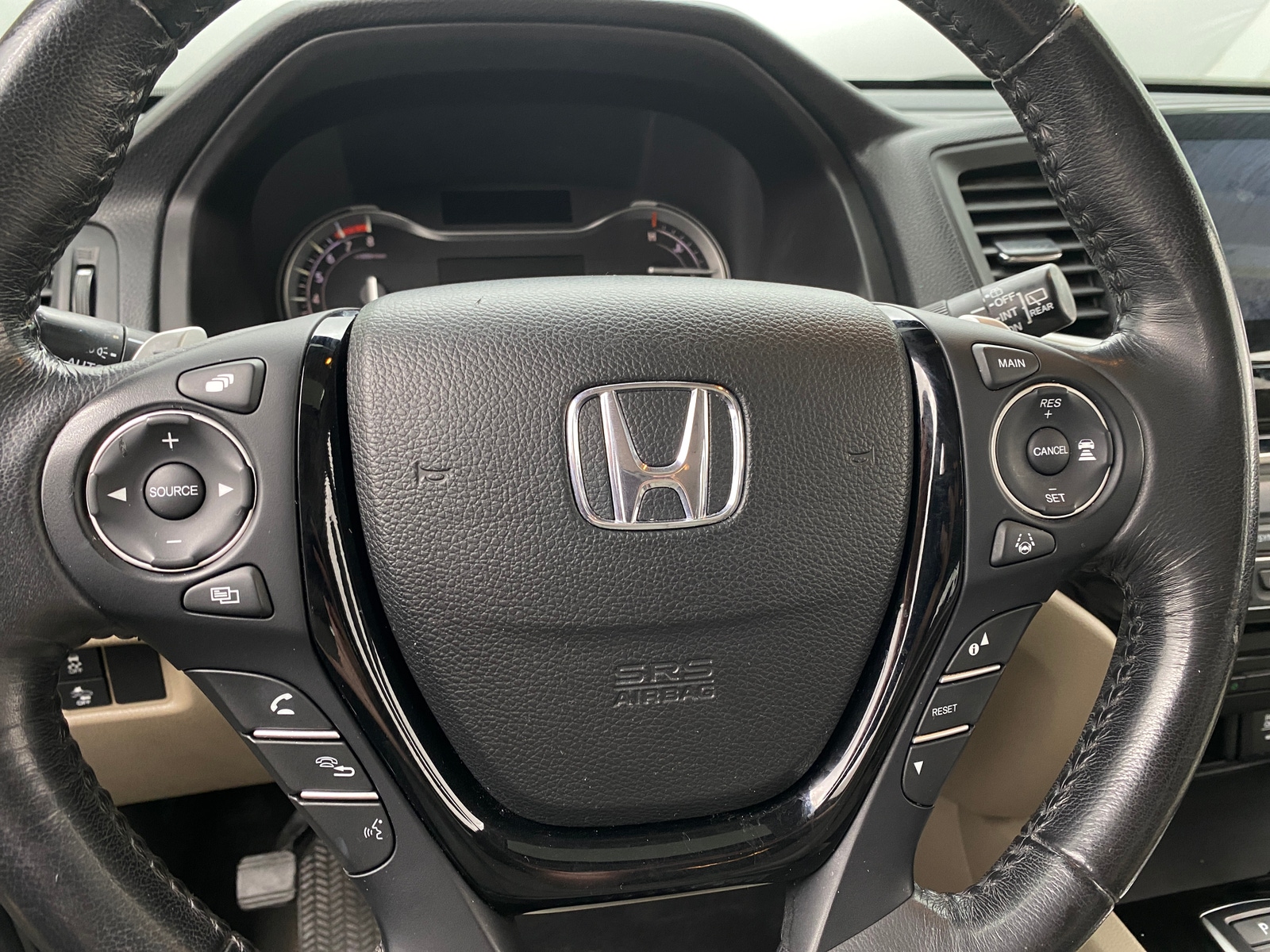 Thumbnail: 2018 Honda Pilot - 4